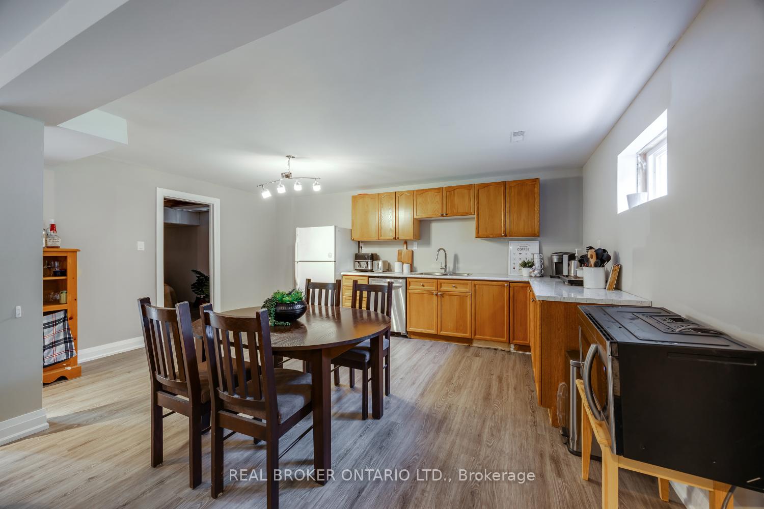 Photo 29 of 916 Barbados Street, Oshawa, Northglen — HOMEH