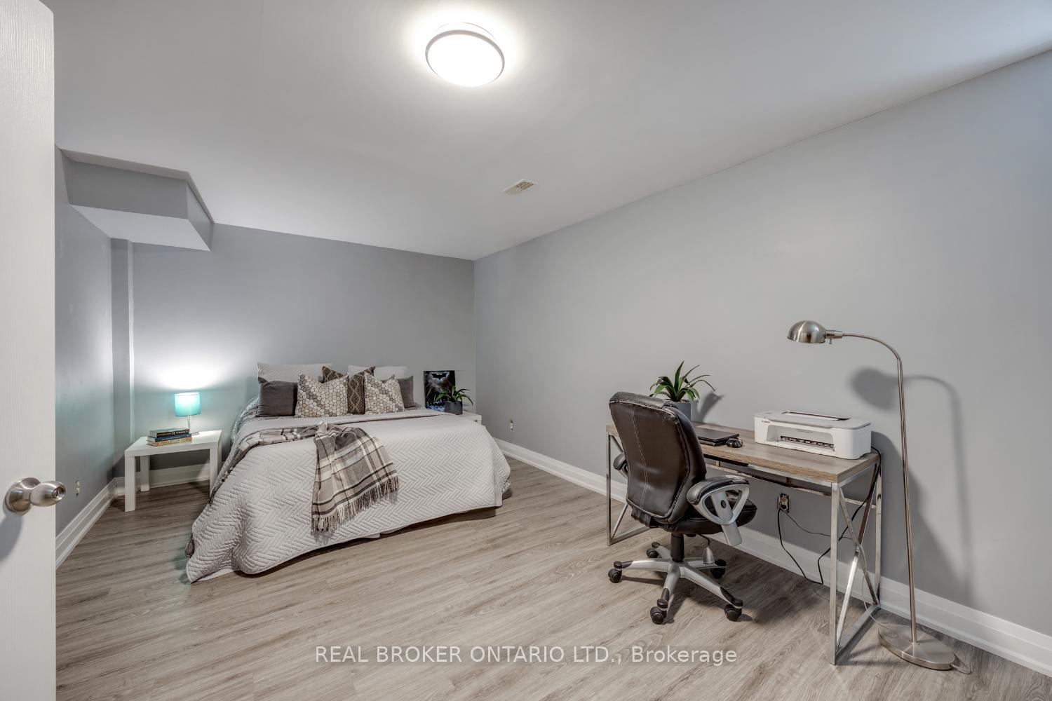 Photo 30 of 916 Barbados Street, Oshawa, Northglen — HOMEH