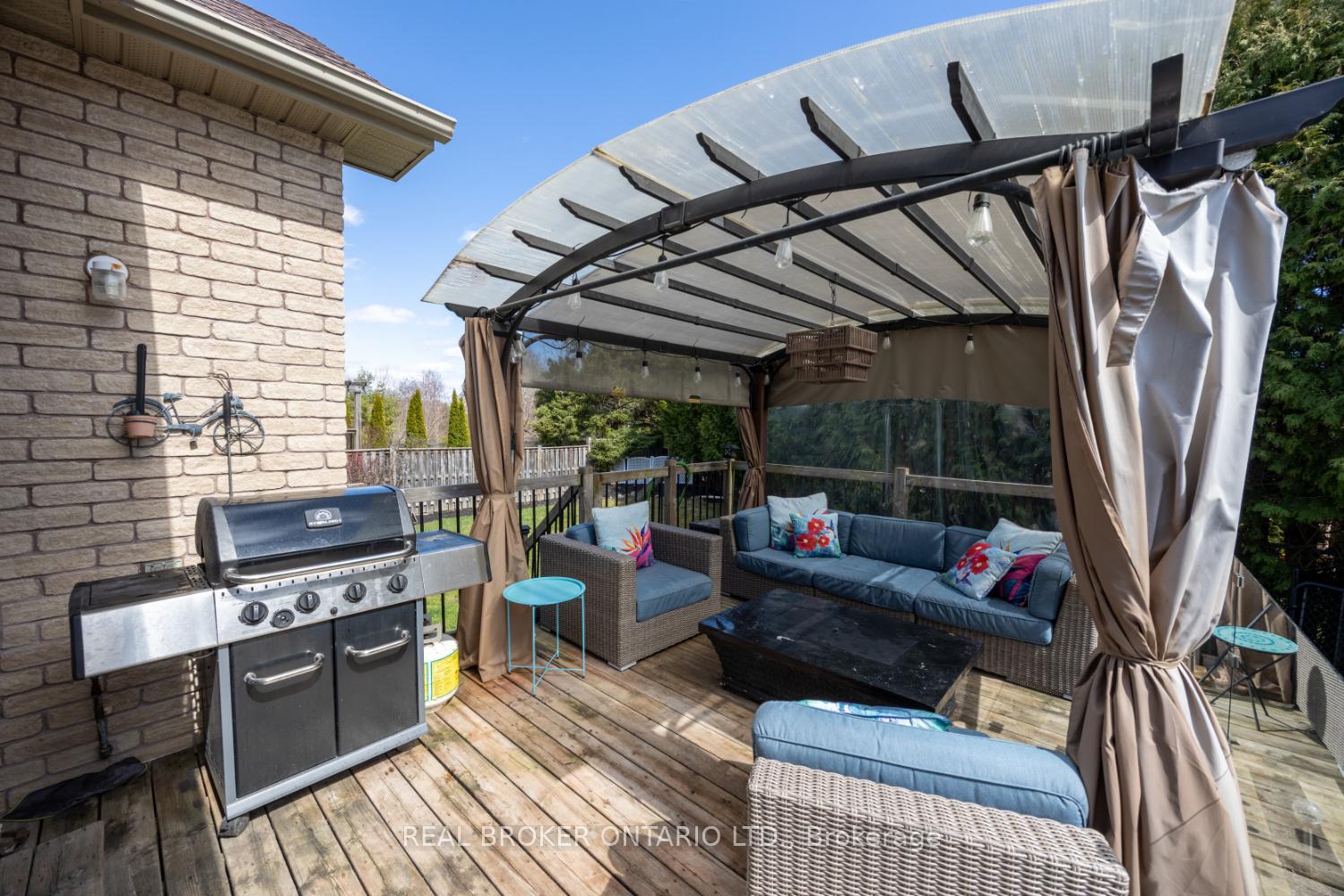 Photo 31 of 916 Barbados Street, Oshawa, Northglen — HOMEH