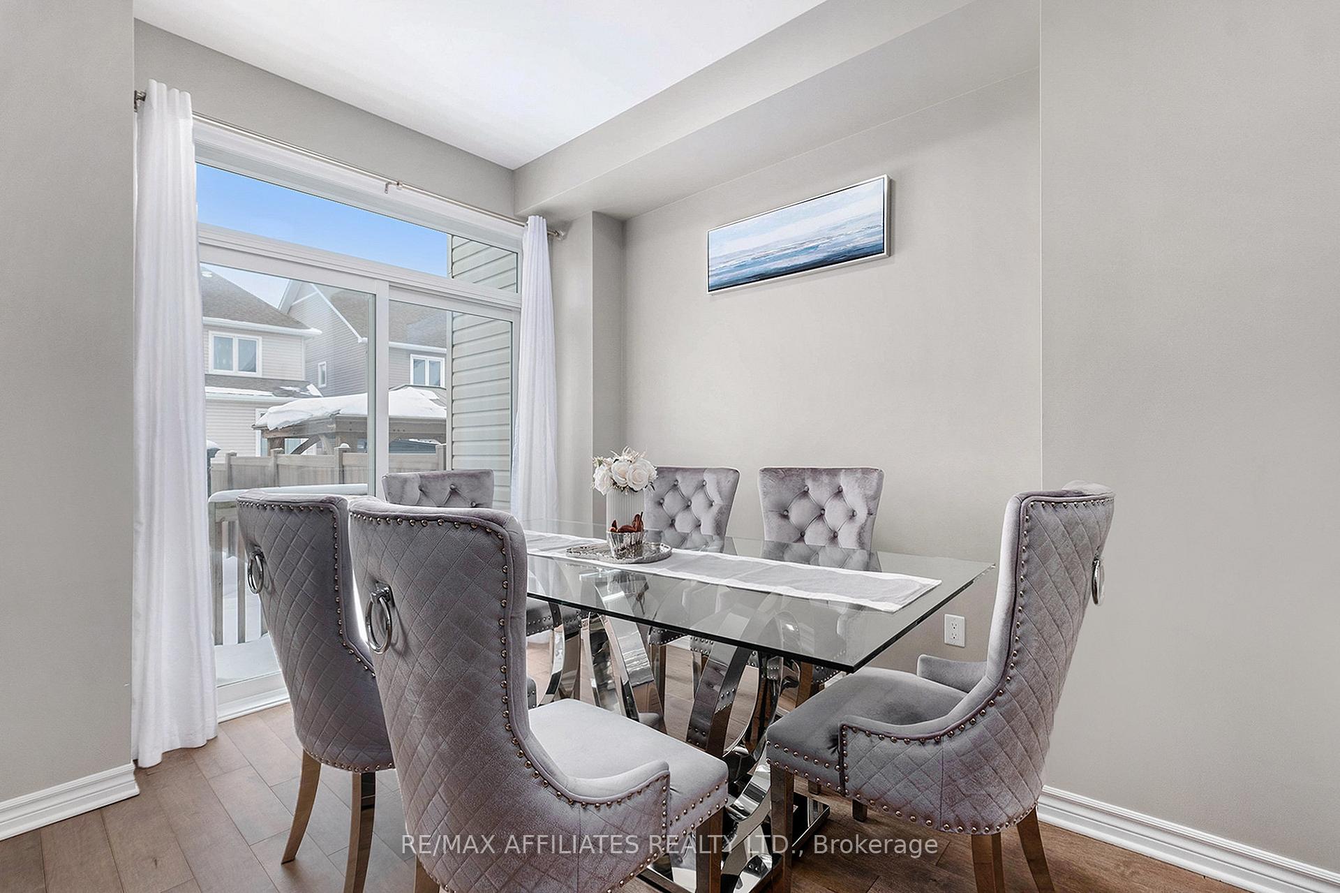 Photo 10 of 711 Cap Diamant Way, Ottawa, Camelot — HOMEH