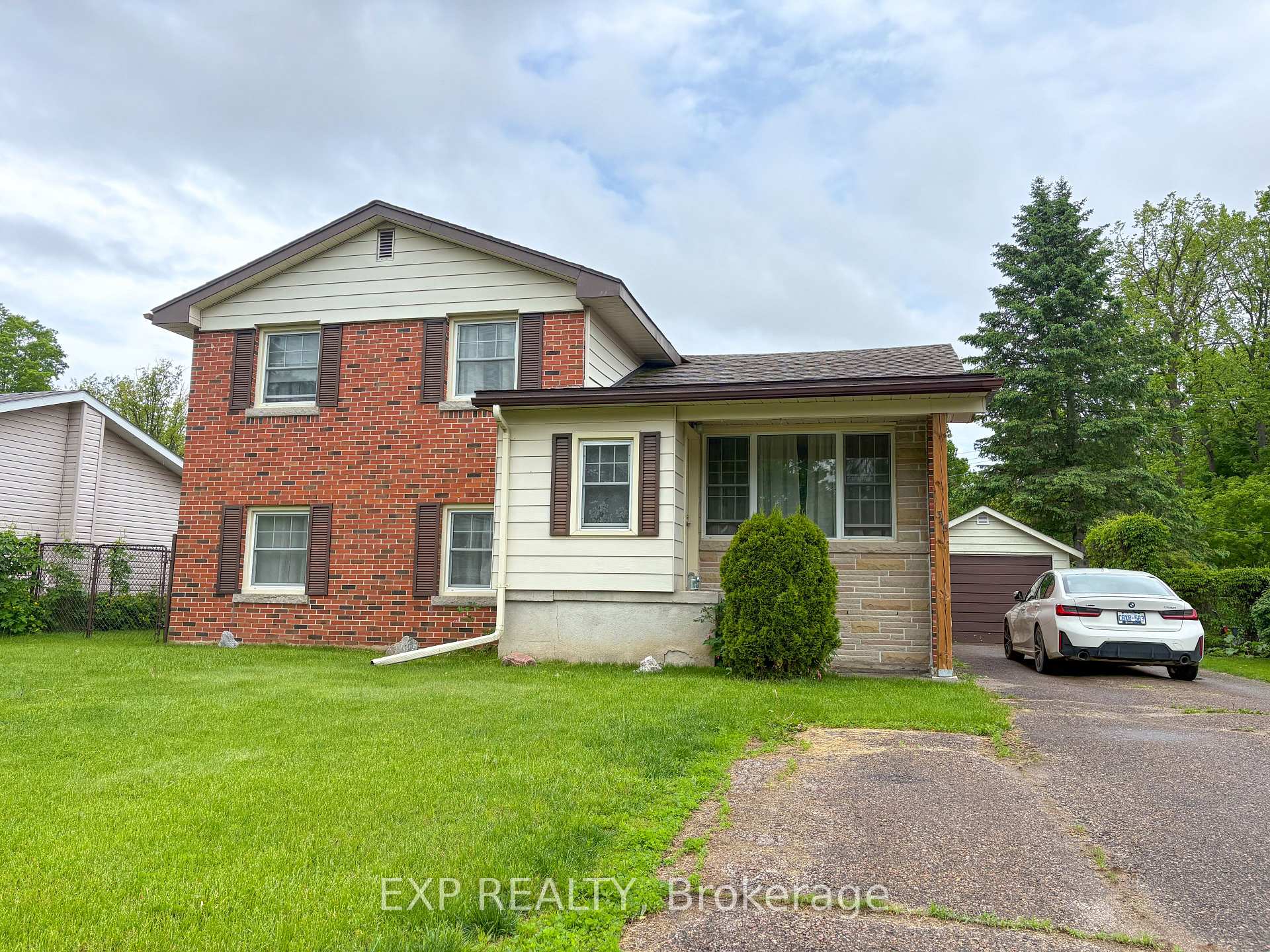 Photo 1 of 348 Charles Avenue, Renfrew — HOMEH