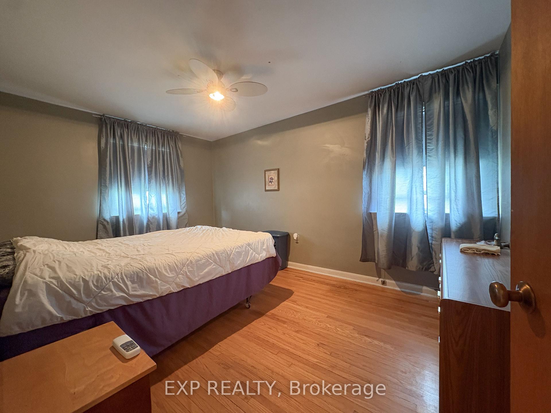 Photo 10 of 348 Charles Avenue, Renfrew — HOMEH