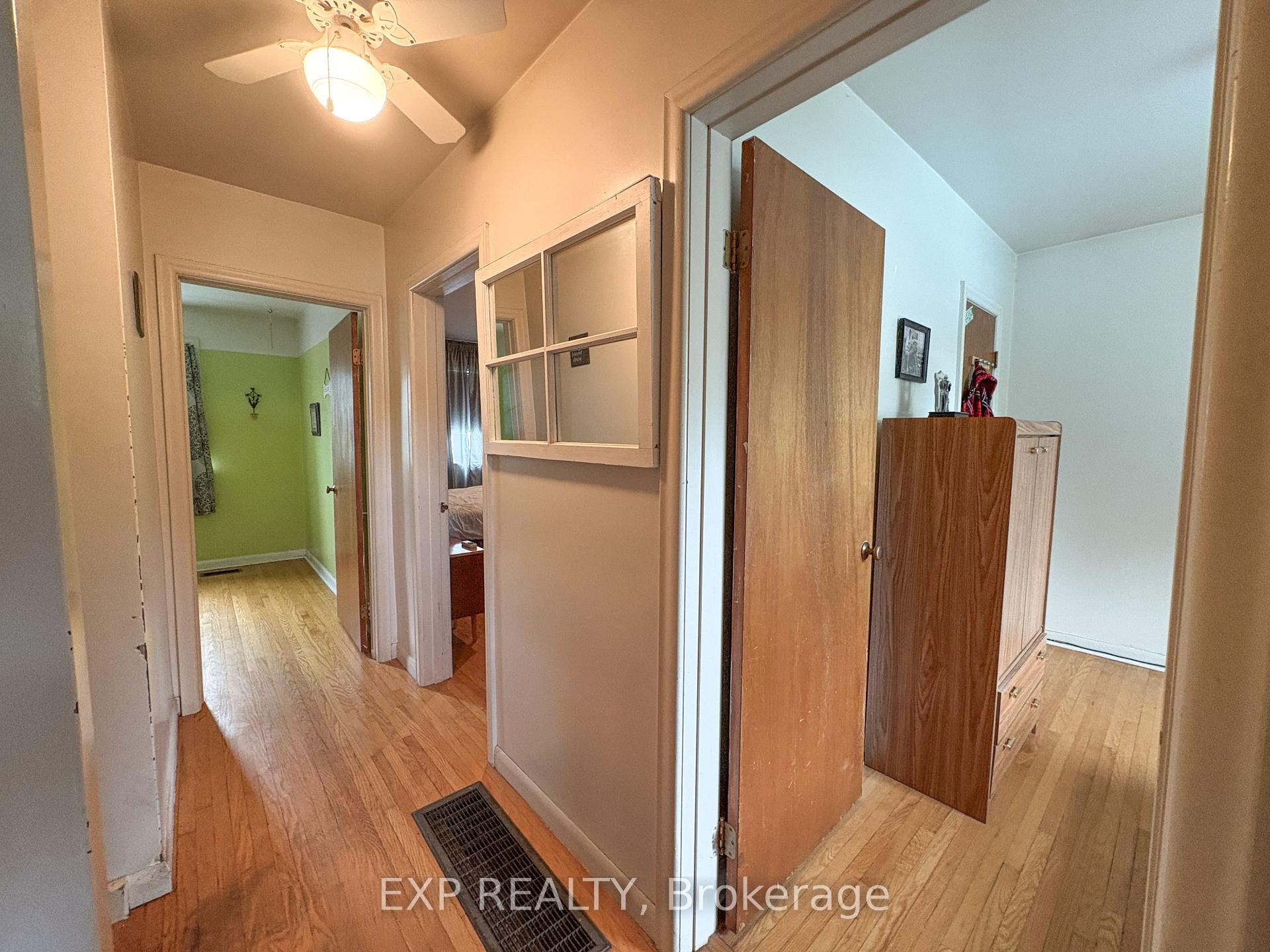 Photo 13 of 348 Charles Avenue, Renfrew — HOMEH