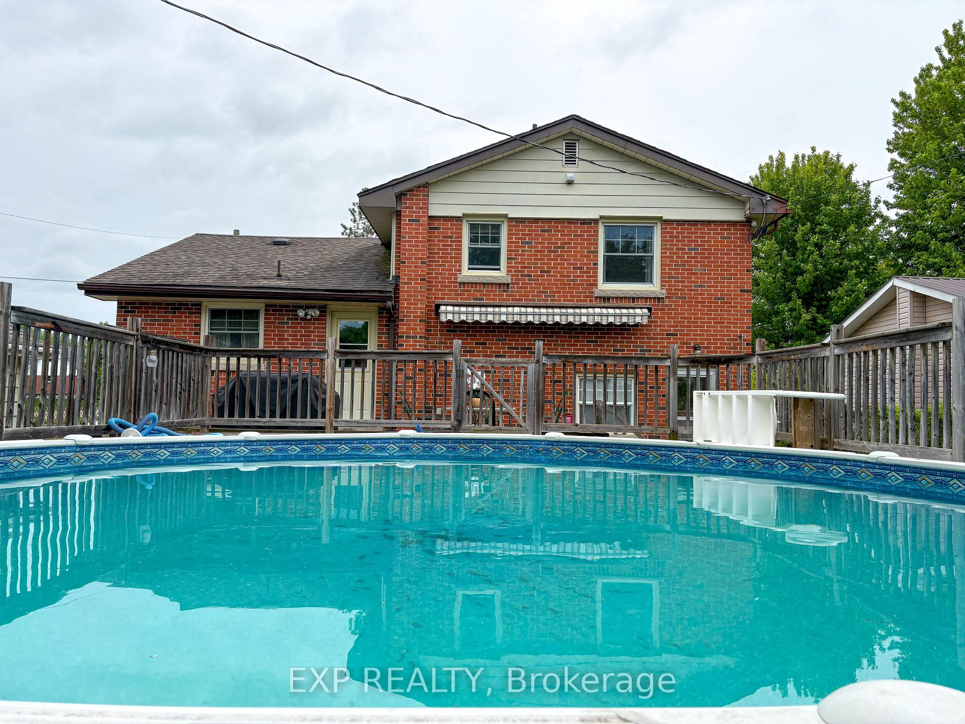 Photo 21 of 348 Charles Avenue, Renfrew — HOMEH