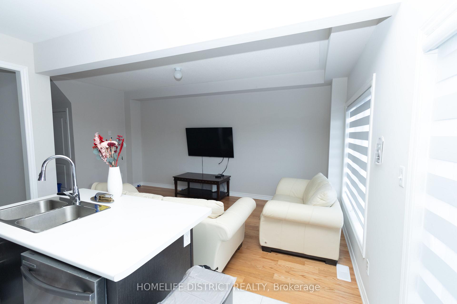 Photo 8 of 1085 Skyridge Boulevard, Pickering, Rural Pickering — HOMEH