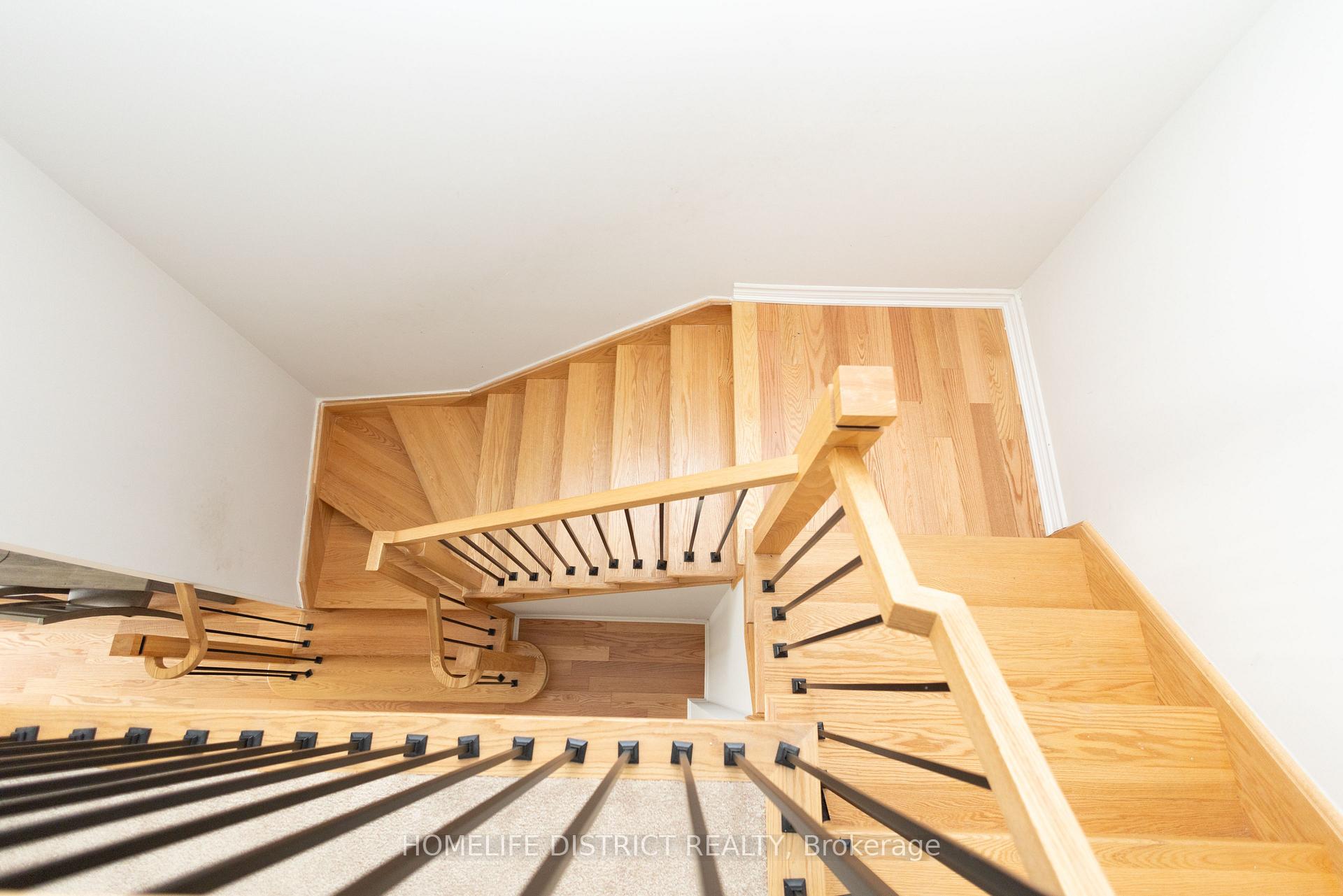 Photo 12 of 1085 Skyridge Boulevard, Pickering, Rural Pickering — HOMEH