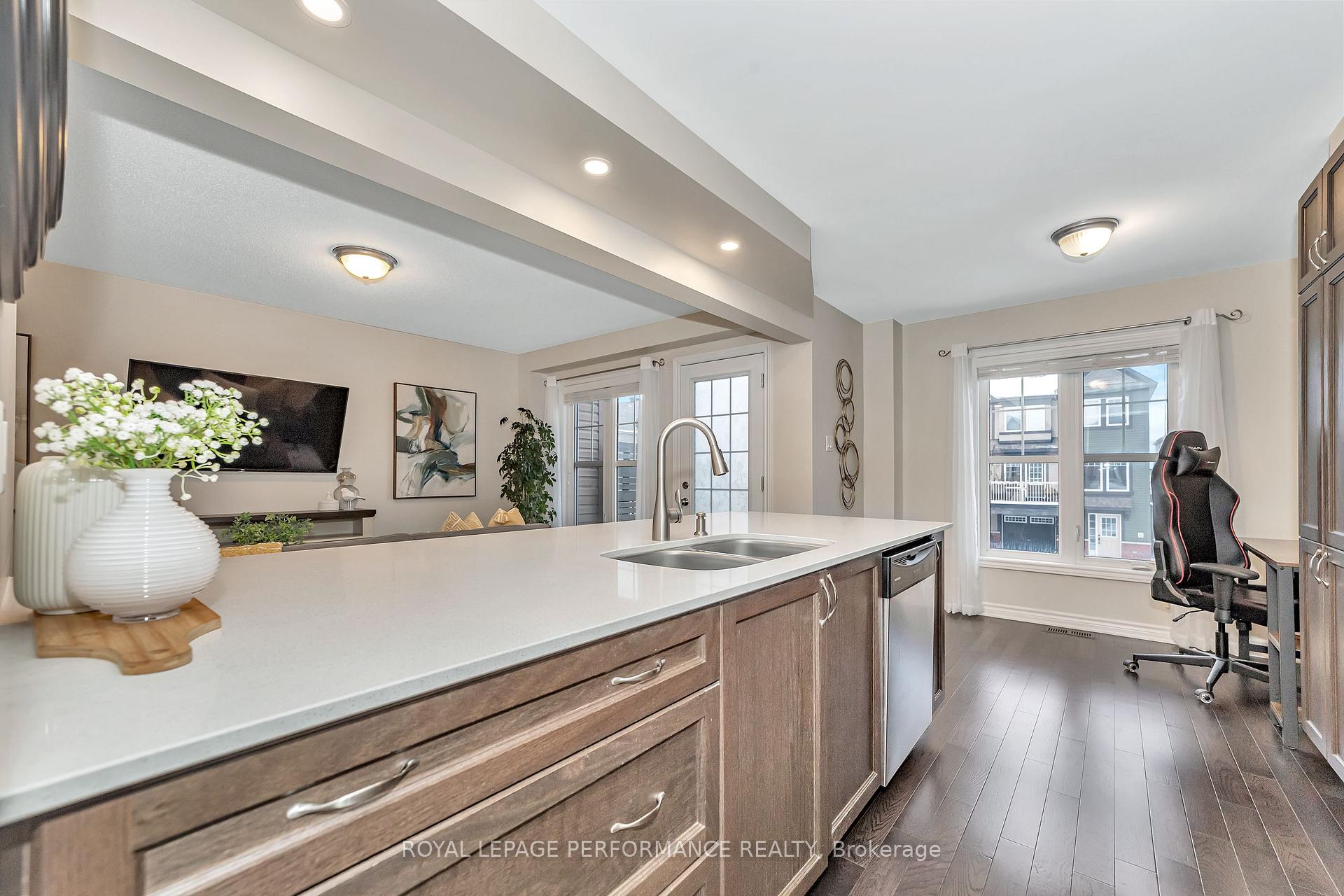 Photo 16 of 117 Helenium Lane, Ottawa, Avalon West — HOMEH