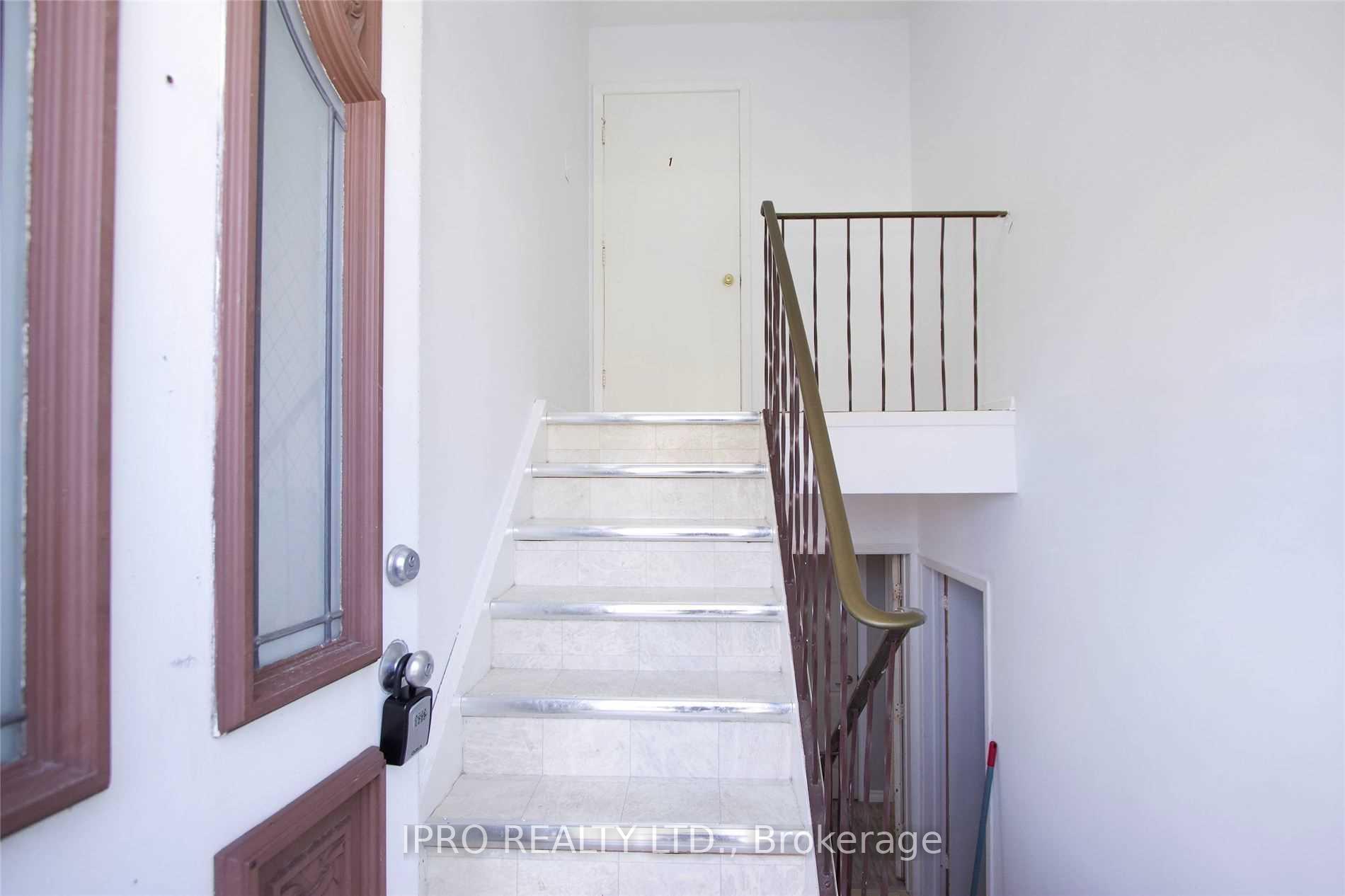 Photo 7 of Unit 2, 295 Dwight Avenue E, Oshawa, Lakeview — HOMEH