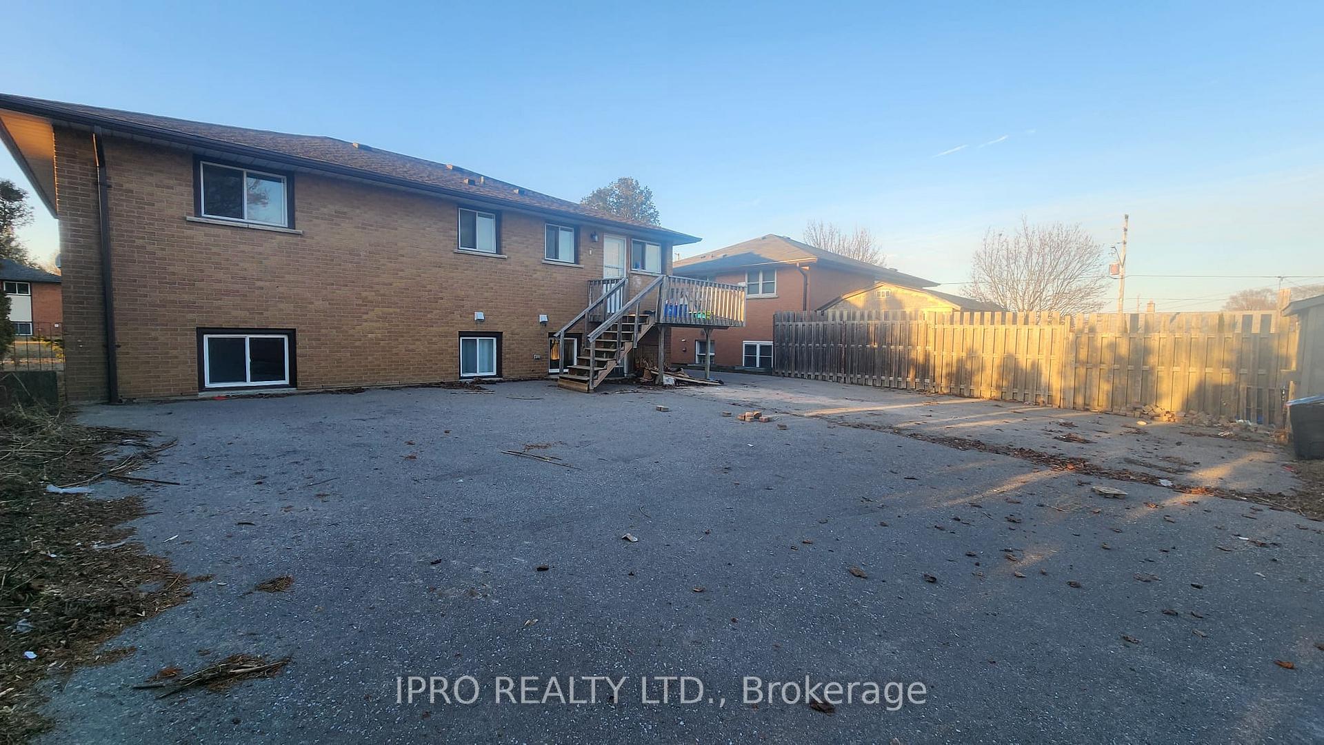 Photo 12 of Unit 2, 295 Dwight Avenue E, Oshawa, Lakeview — HOMEH