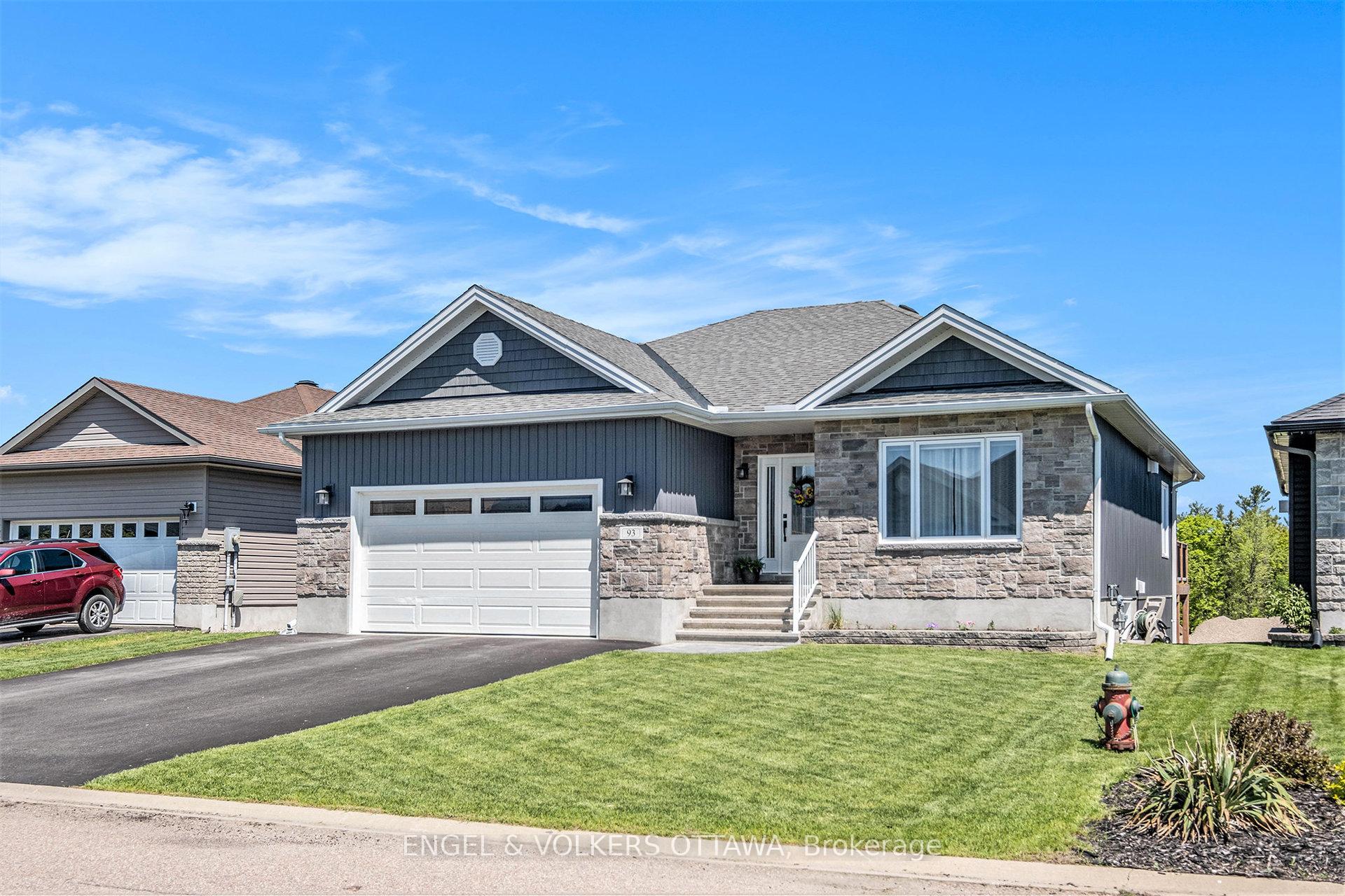 Photo 3 of 93 Otteridge Avenue, Renfrew — HOMEH