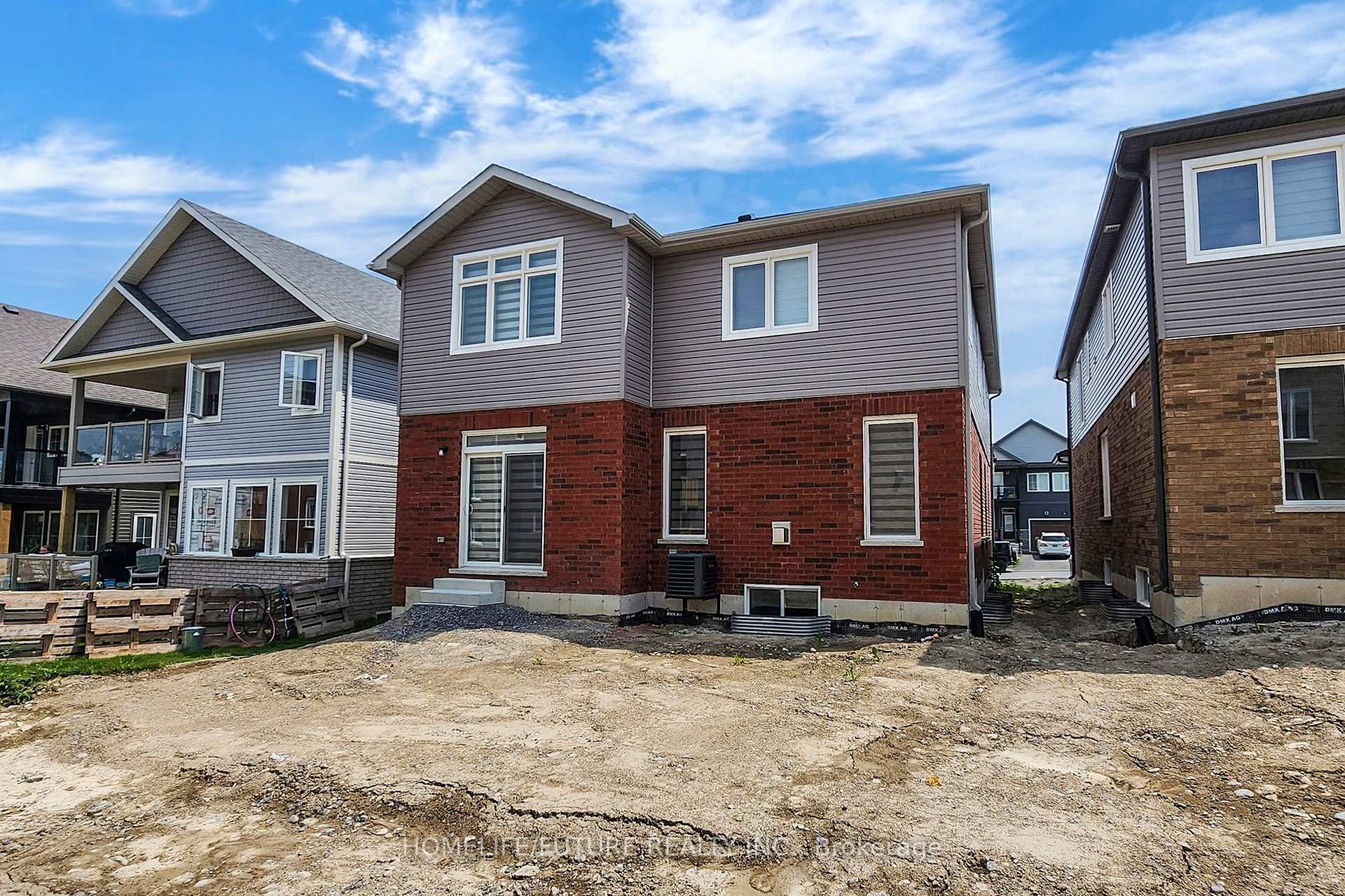 Photo 39 of 536 Clayton Avenue, Peterborough, Monaghan Ward 2 — HOMEH