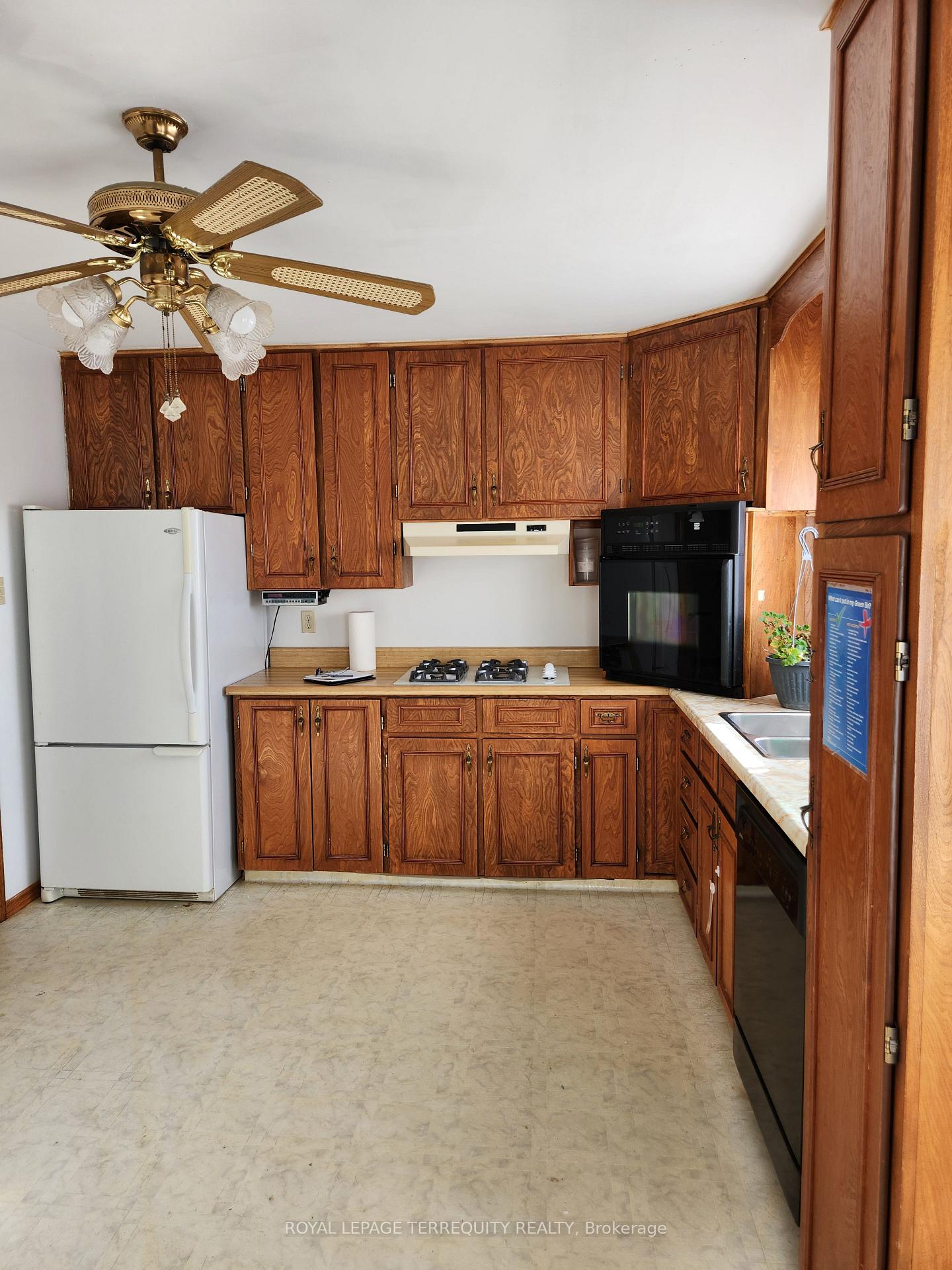 Photo 4 of 1272 Edmison Drive, Peterborough, Northcrest Ward 5 — HOMEH