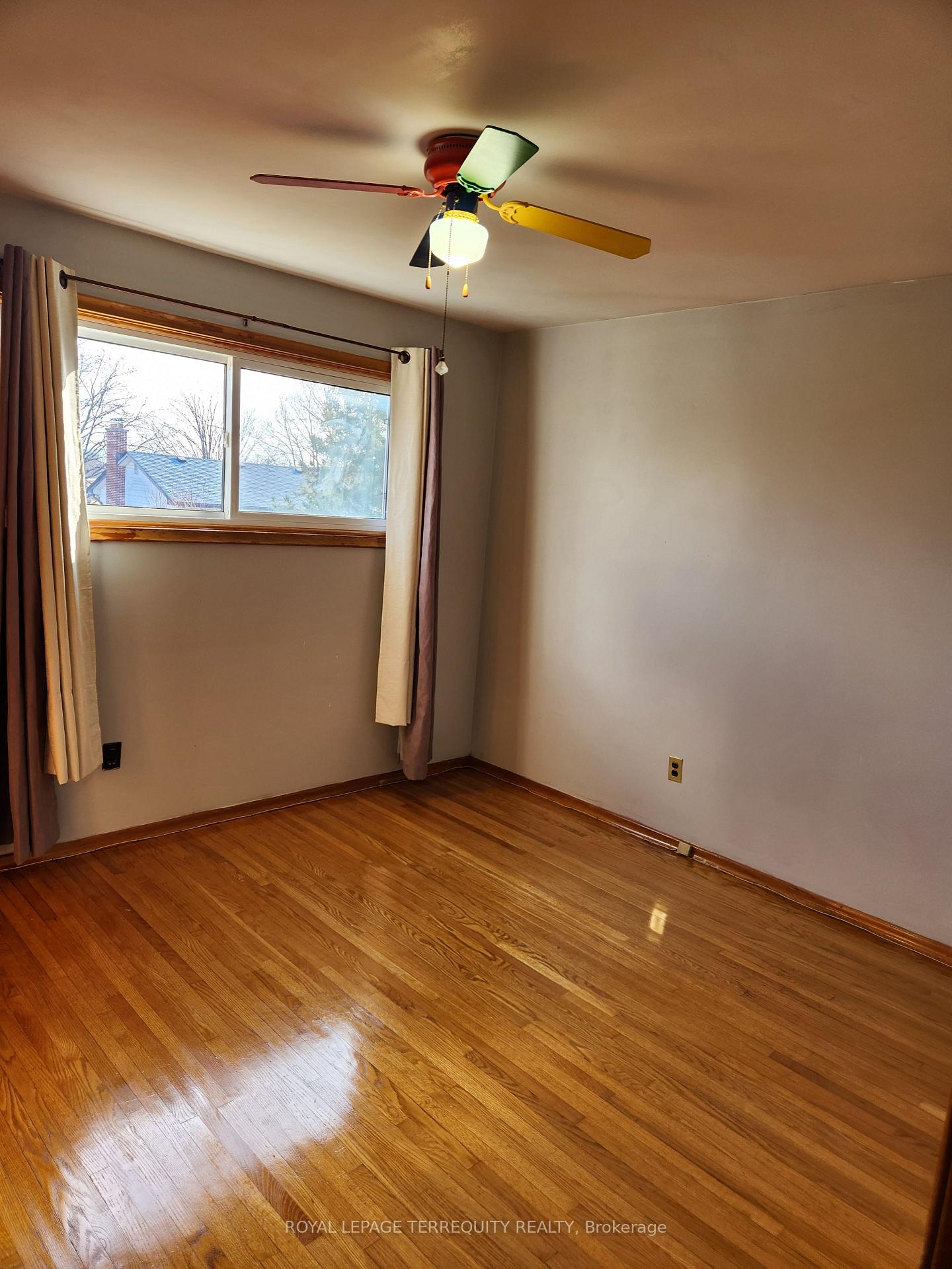 Photo 17 of 1272 Edmison Drive, Peterborough, Northcrest Ward 5 — HOMEH