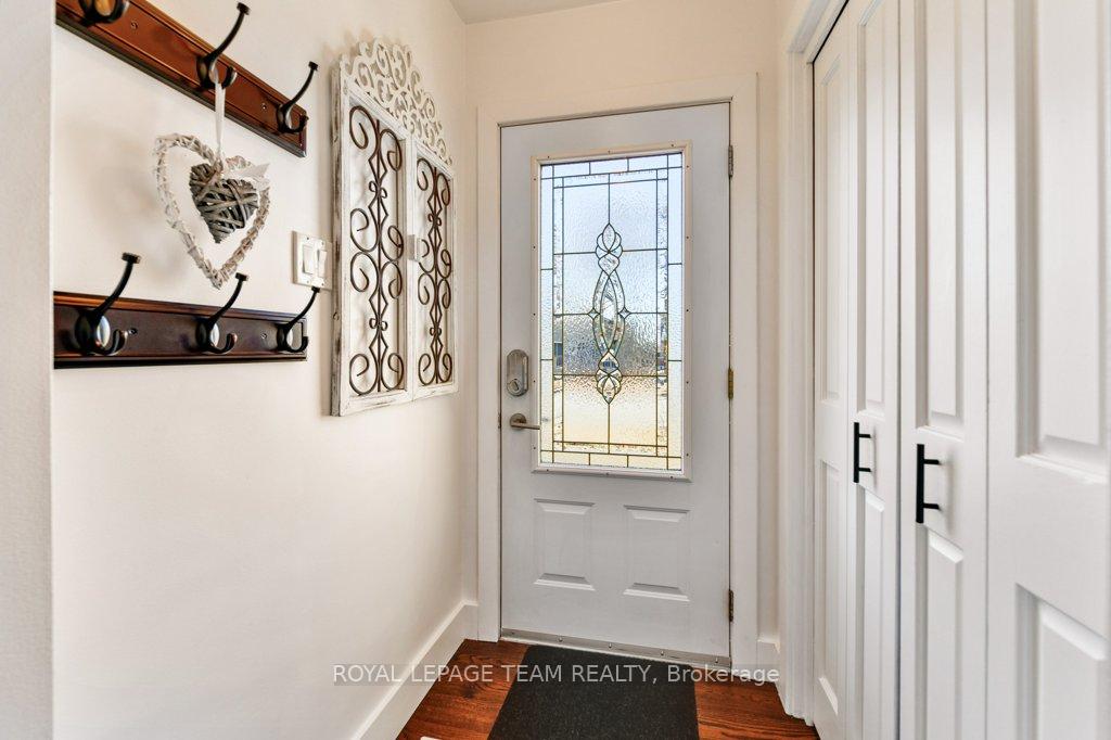 Photo 6 of 127 Grant Boulevard, Renfrew — HOMEH
