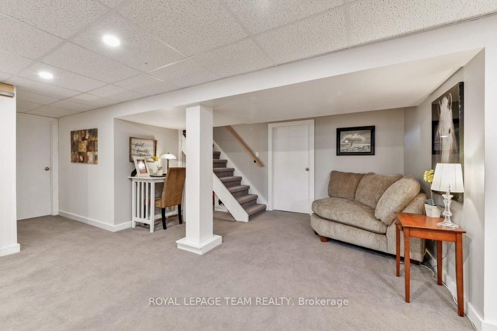 Photo 28 of 127 Grant Boulevard, Renfrew — HOMEH