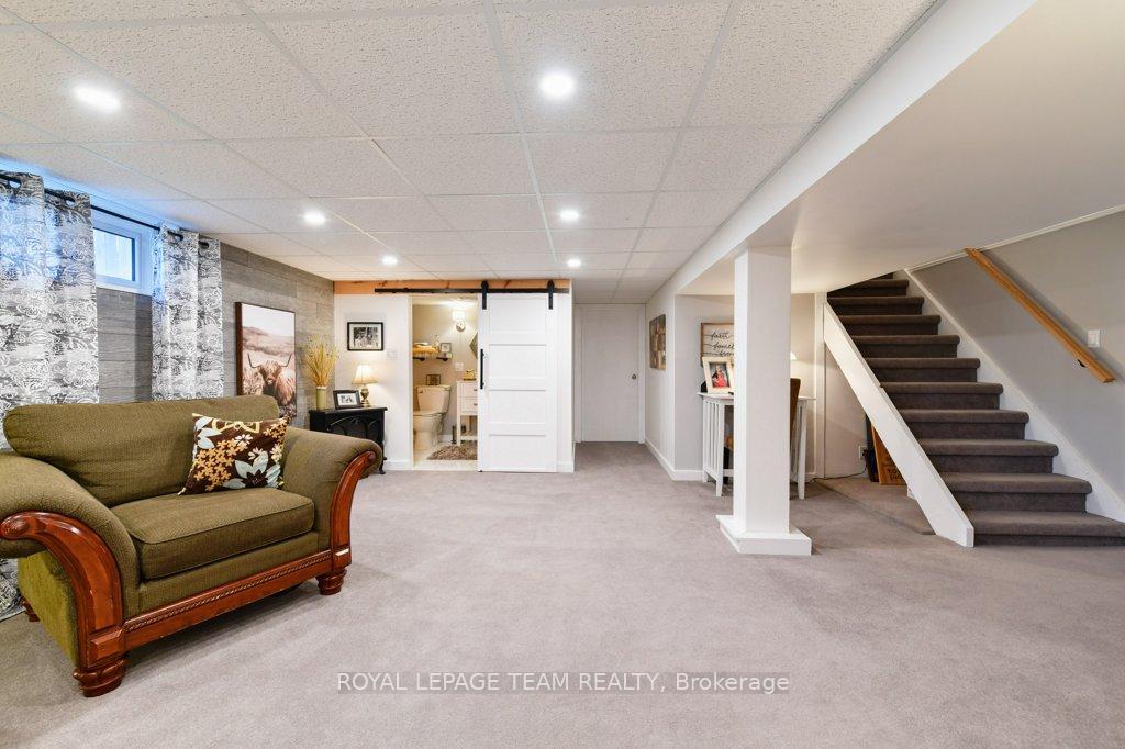 Photo 32 of 127 Grant Boulevard, Renfrew — HOMEH