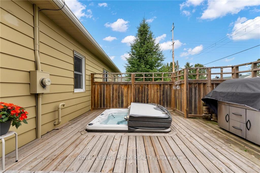 Photo 34 of 127 Grant Boulevard, Renfrew — HOMEH