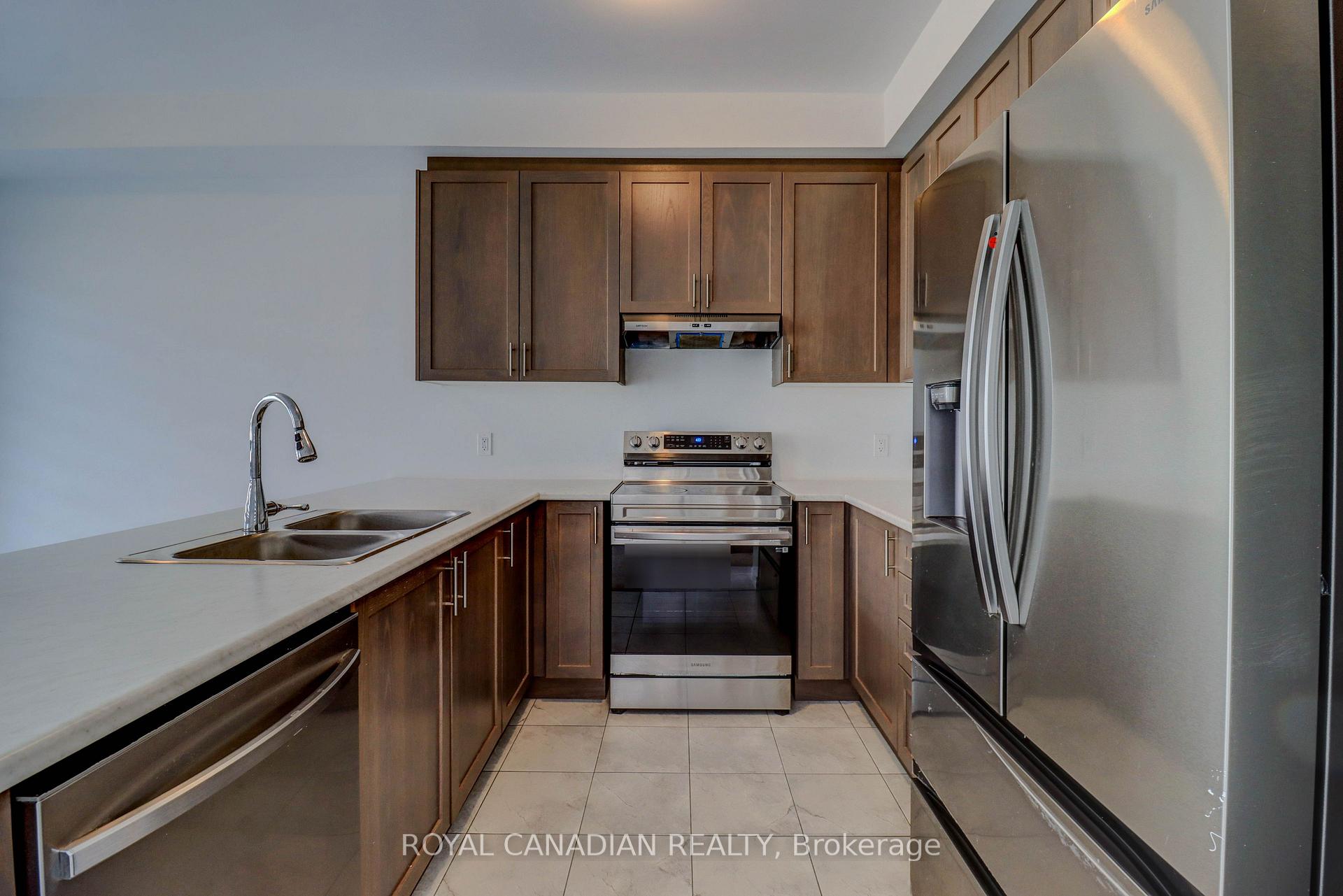 Photo 6 of 2015 Verne Bowen Street, Oshawa, Kedron — HOMEH