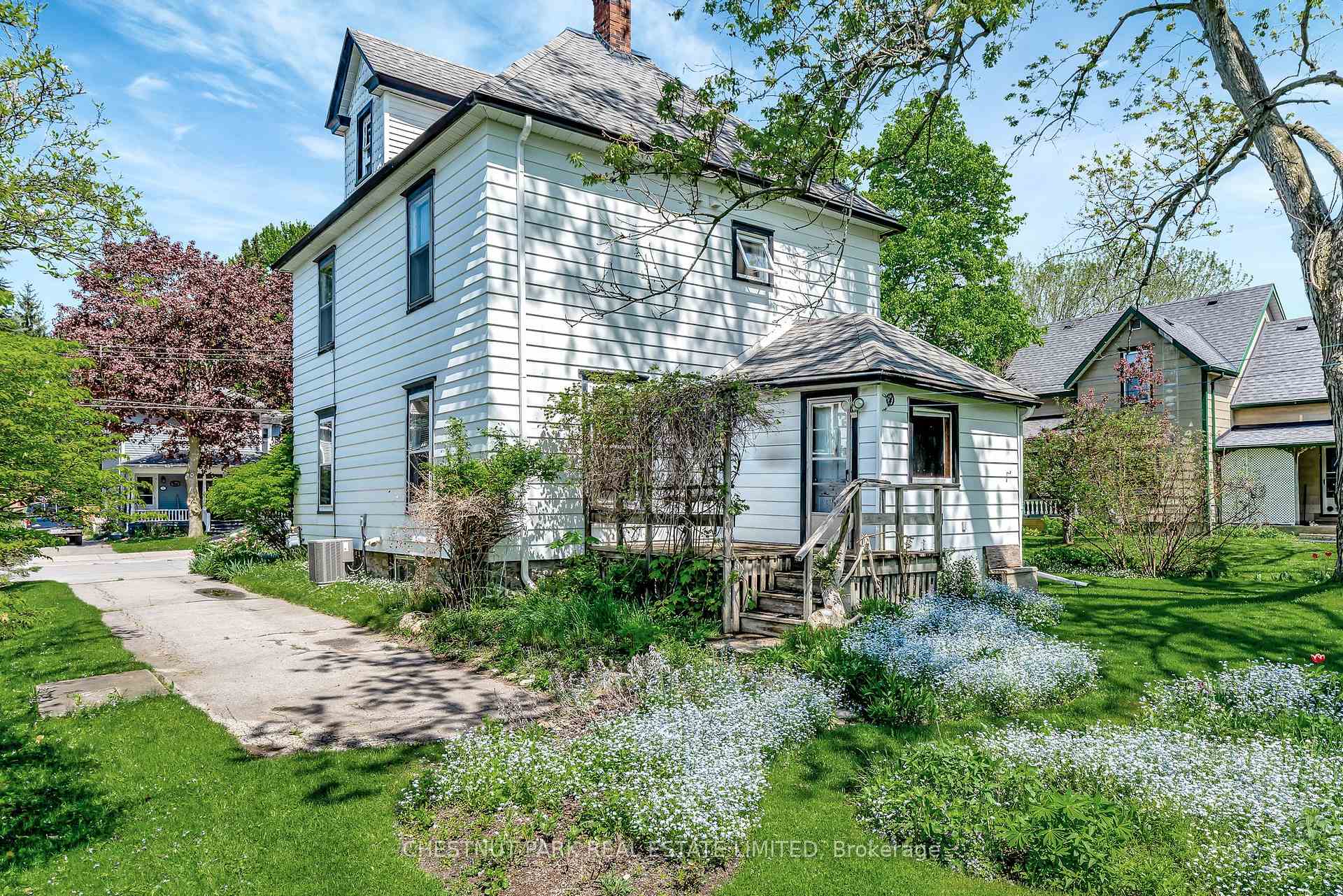Photo 39 of 8 Queen Street, Prince Edward County, Picton Ward — HOMEH