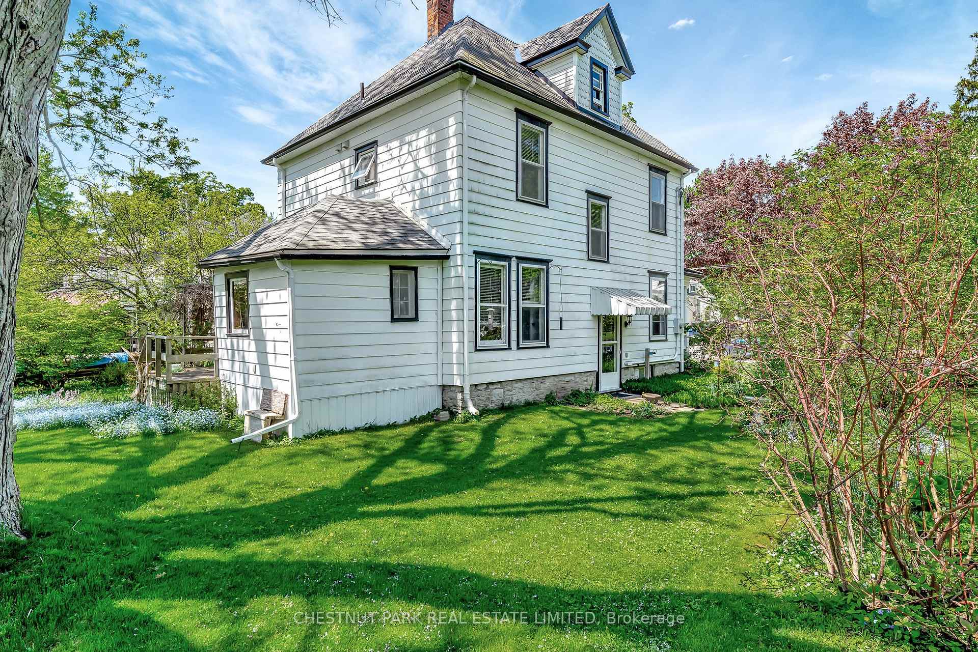 Photo 41 of 8 Queen Street, Prince Edward County, Picton Ward — HOMEH