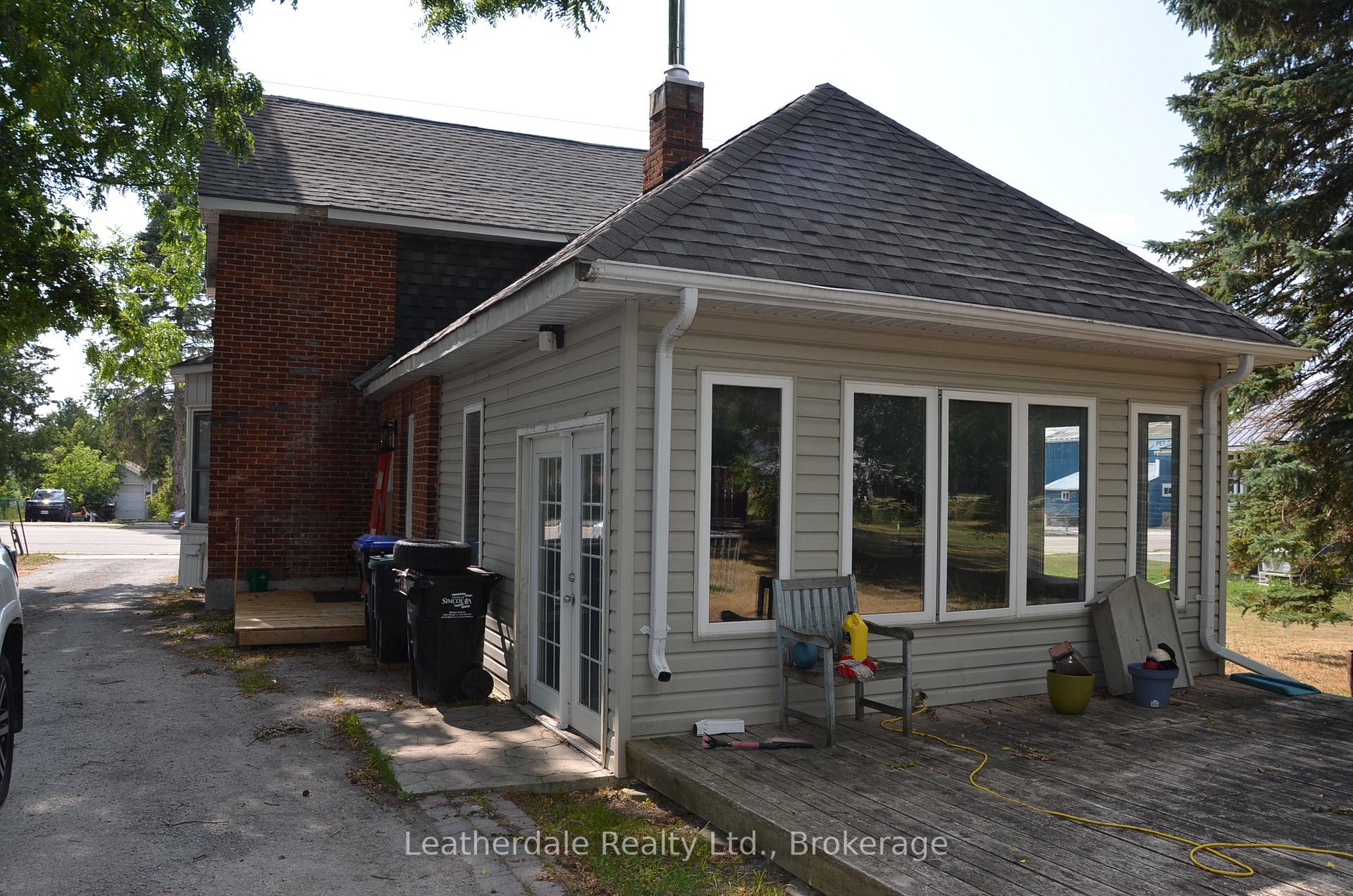 Photo 5 of 2347 Highway 12, Ramara, Brechin — HOMEH