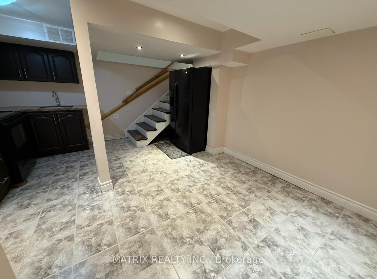Photo 5 of 1616 Middleton Street, Pickering, Brock Ridge — HOMEH