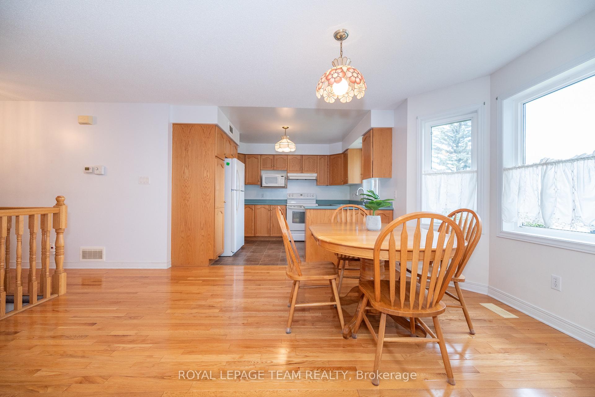Photo 5 of 807 Kedrosky Drive, Renfrew — HOMEH
