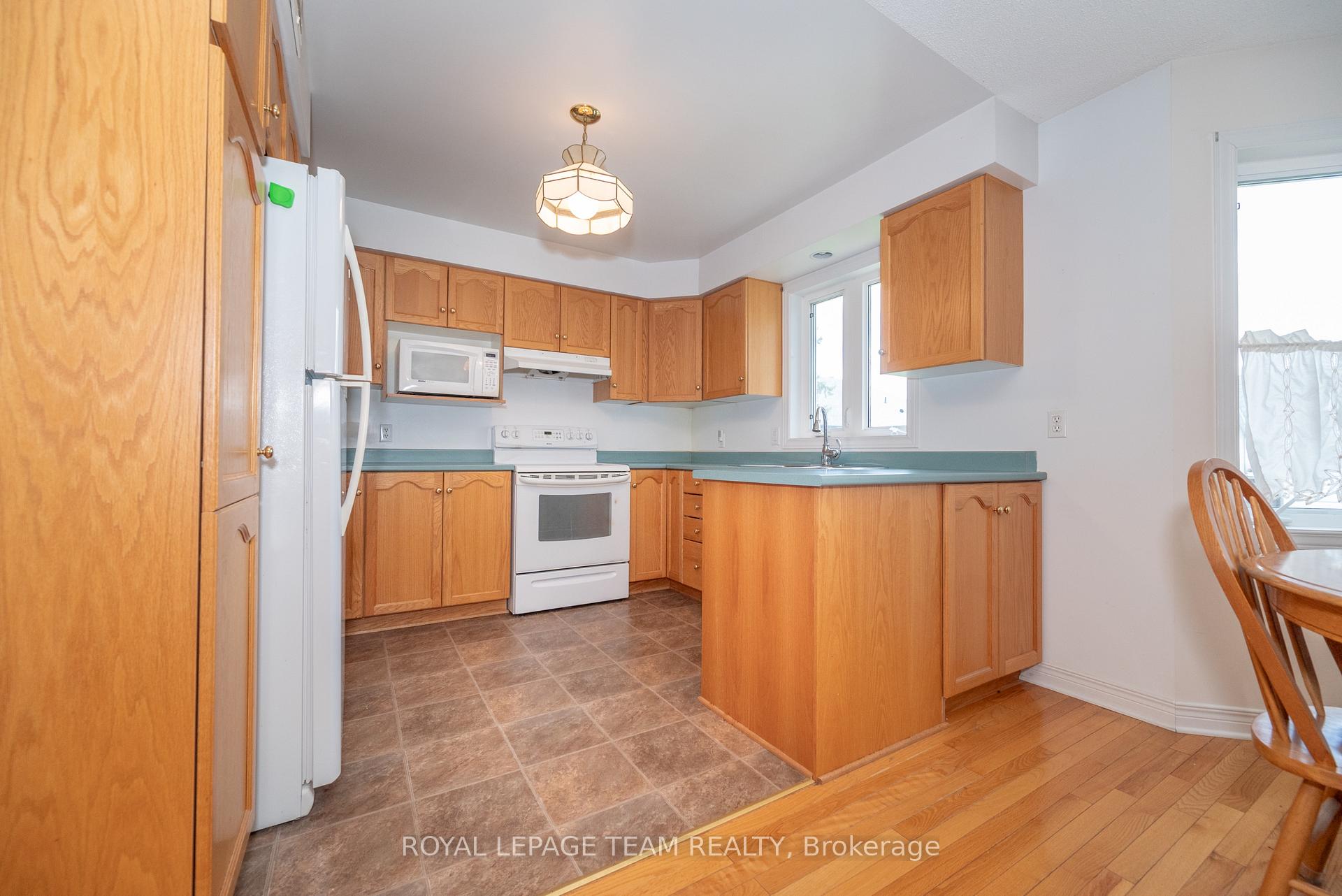 Photo 7 of 807 Kedrosky Drive, Renfrew — HOMEH