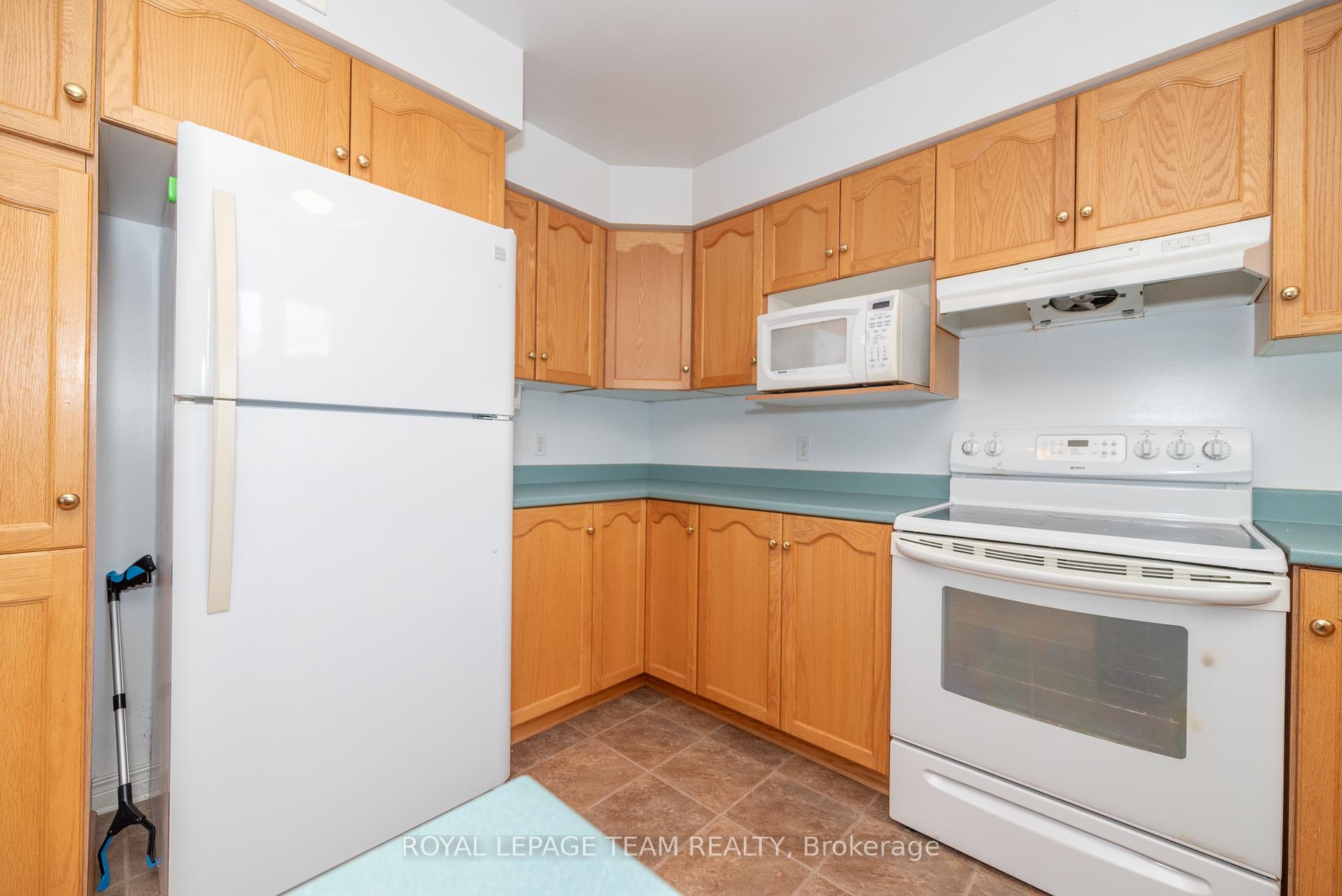 Photo 9 of 807 Kedrosky Drive, Renfrew — HOMEH