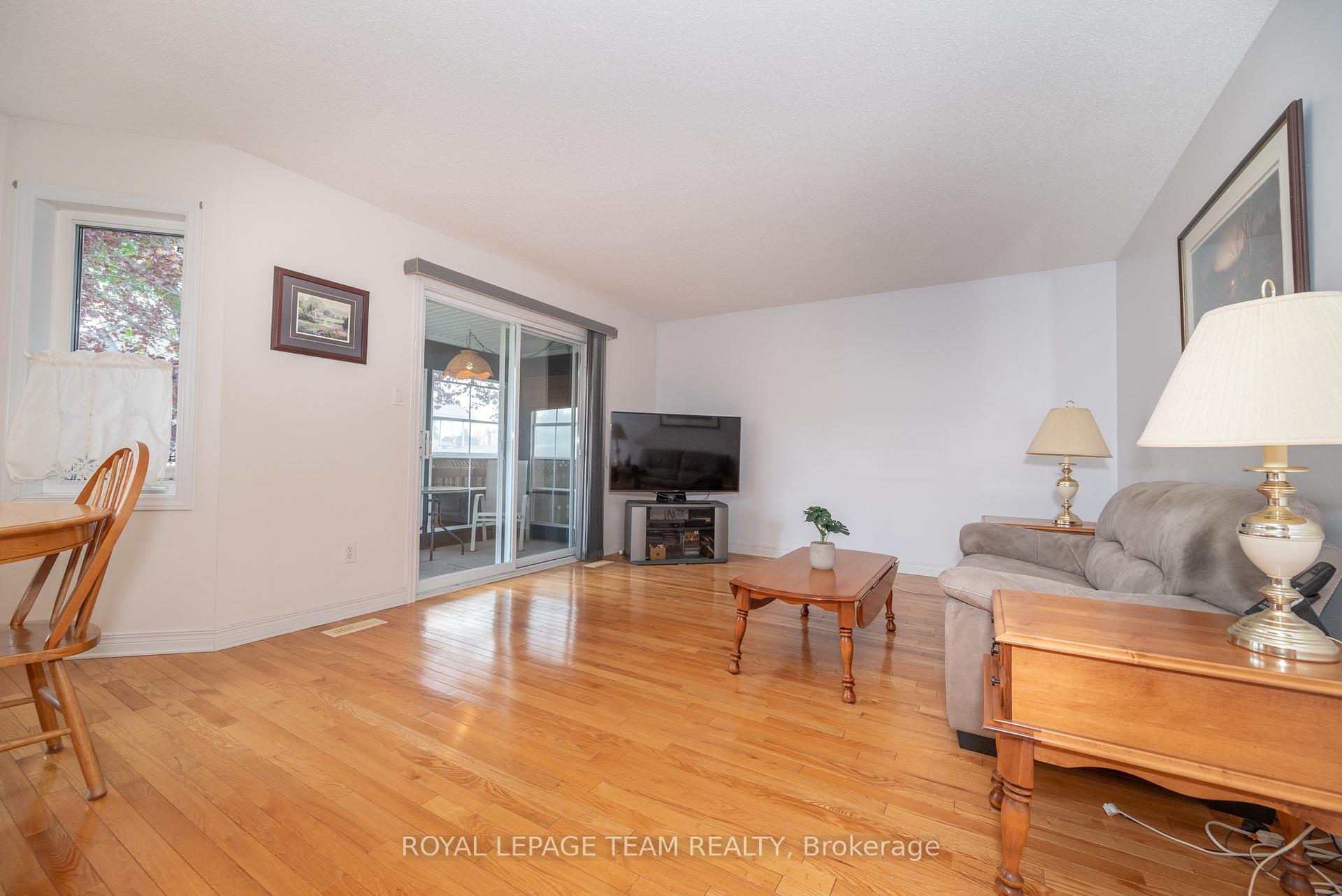 Photo 12 of 807 Kedrosky Drive, Renfrew — HOMEH