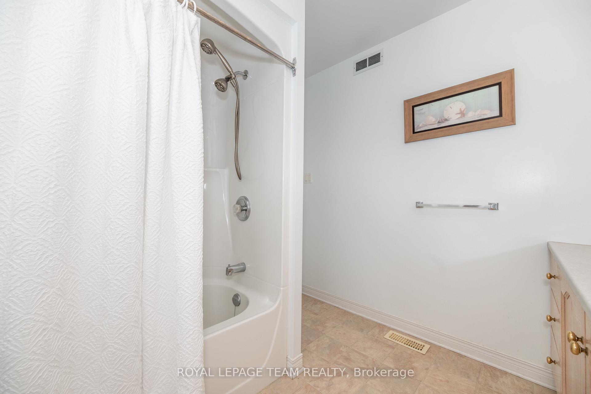 Photo 18 of 807 Kedrosky Drive, Renfrew — HOMEH