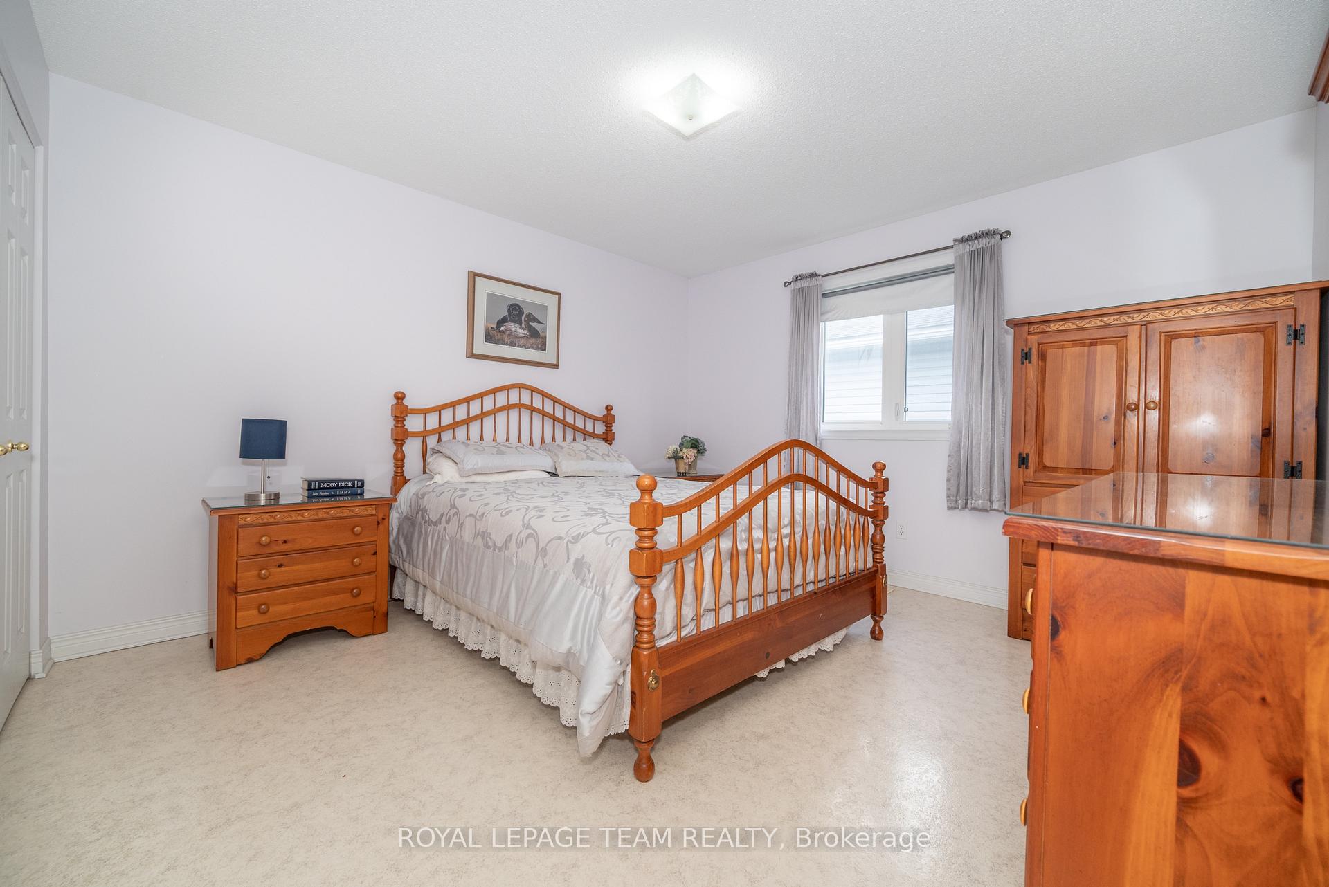 Photo 19 of 807 Kedrosky Drive, Renfrew — HOMEH