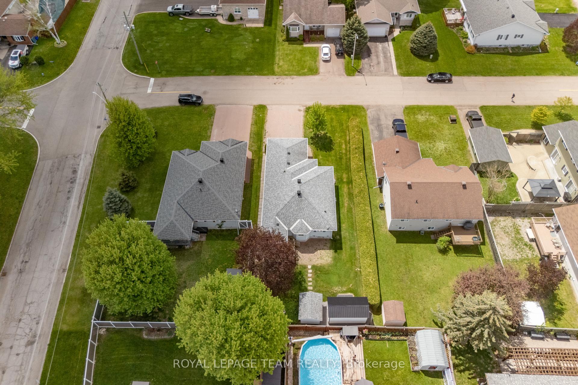 Photo 48 of 807 Kedrosky Drive, Renfrew — HOMEH