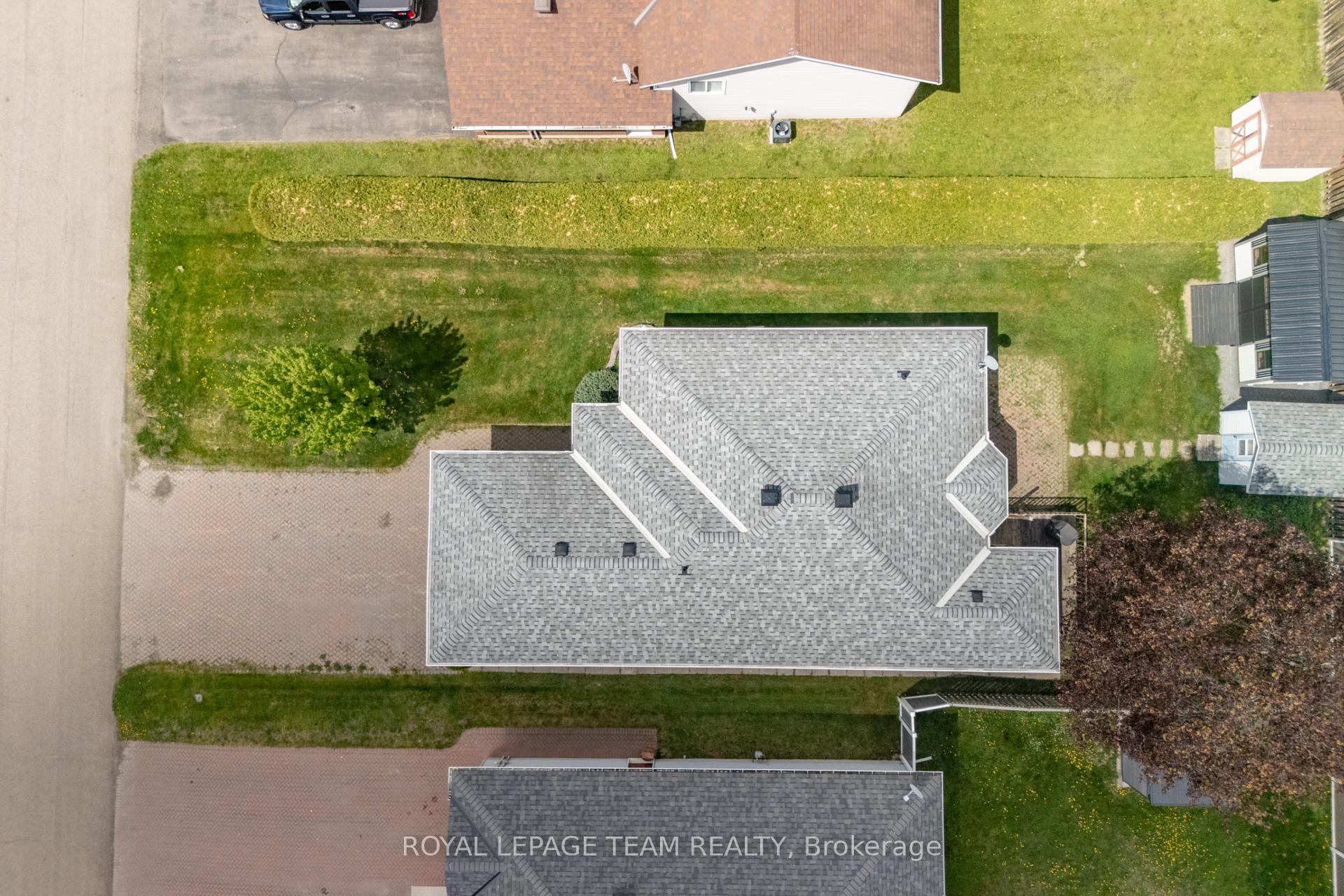 Photo 49 of 807 Kedrosky Drive, Renfrew — HOMEH