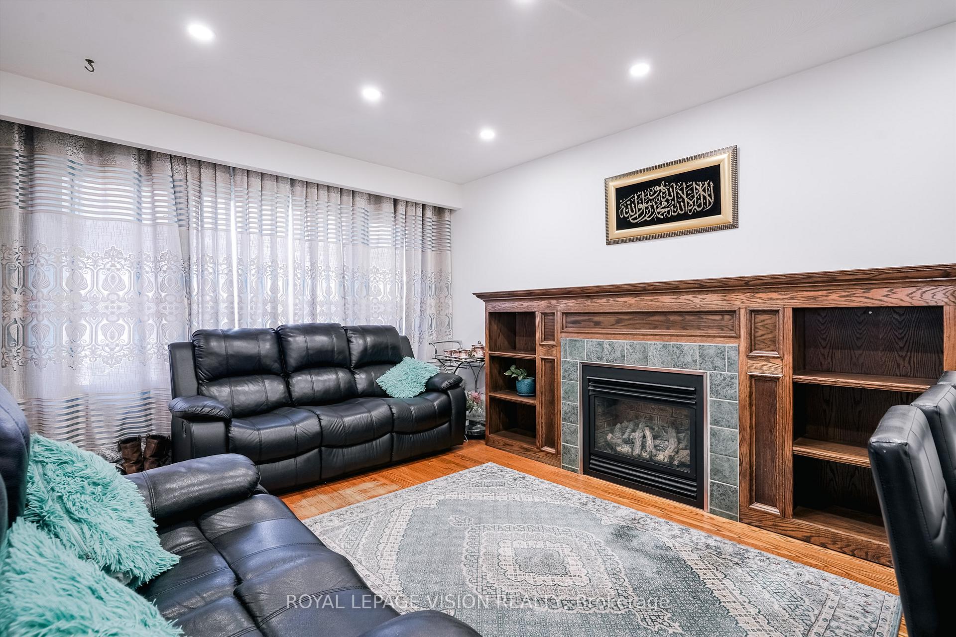 Photo 7 of 105 Luke Street, Oshawa, O'Neill — HOMEH