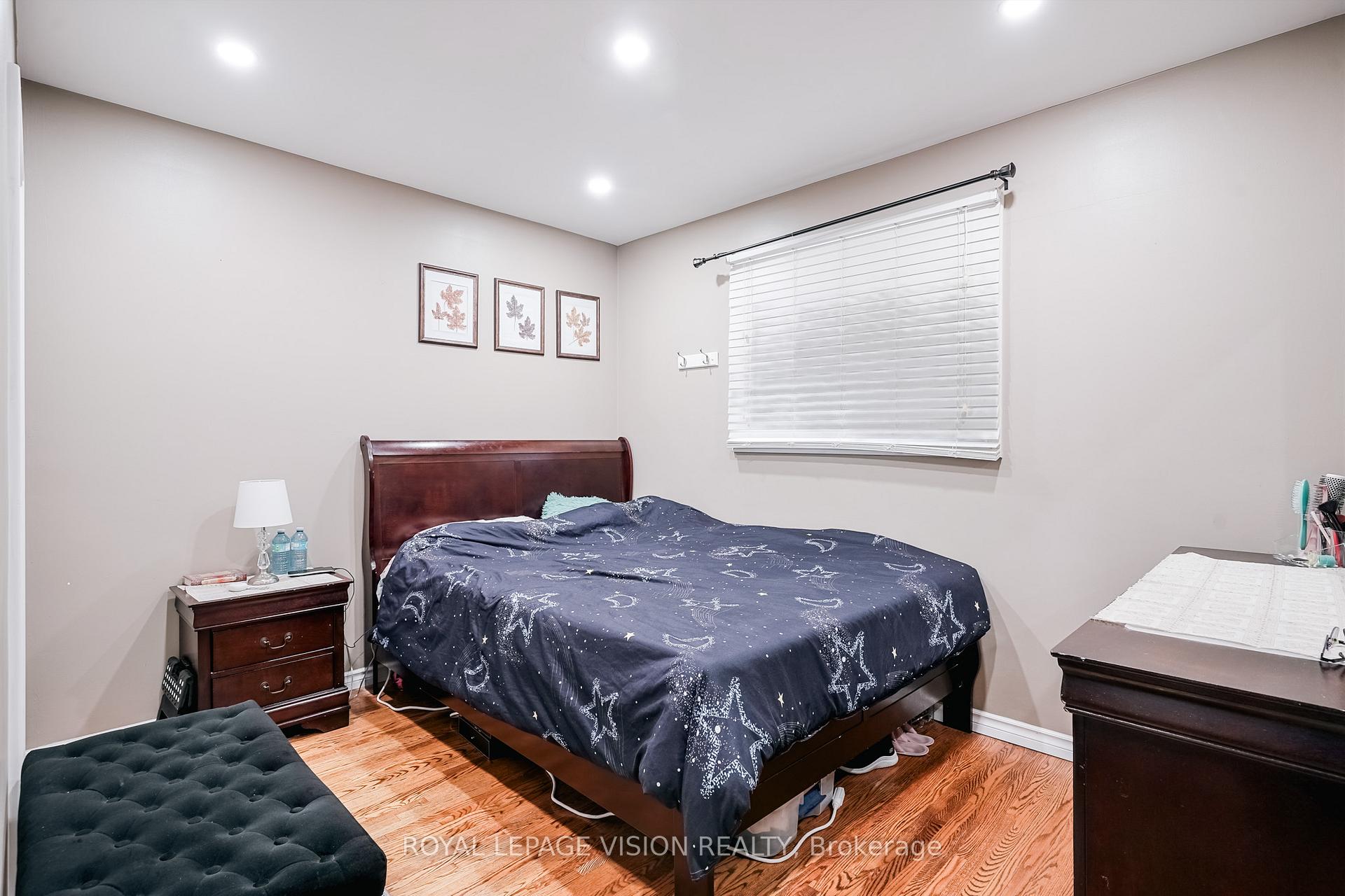 Photo 17 of 105 Luke Street, Oshawa, O'Neill — HOMEH