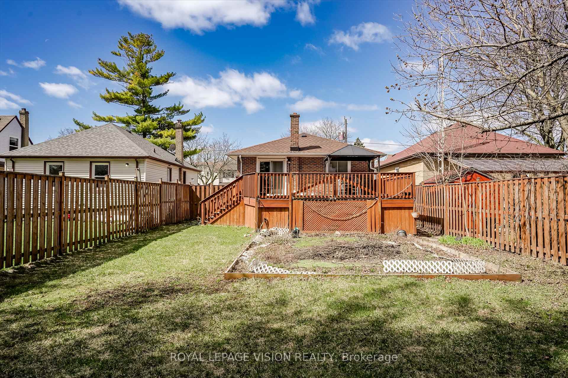 Photo 32 of 105 Luke Street, Oshawa, O'Neill — HOMEH