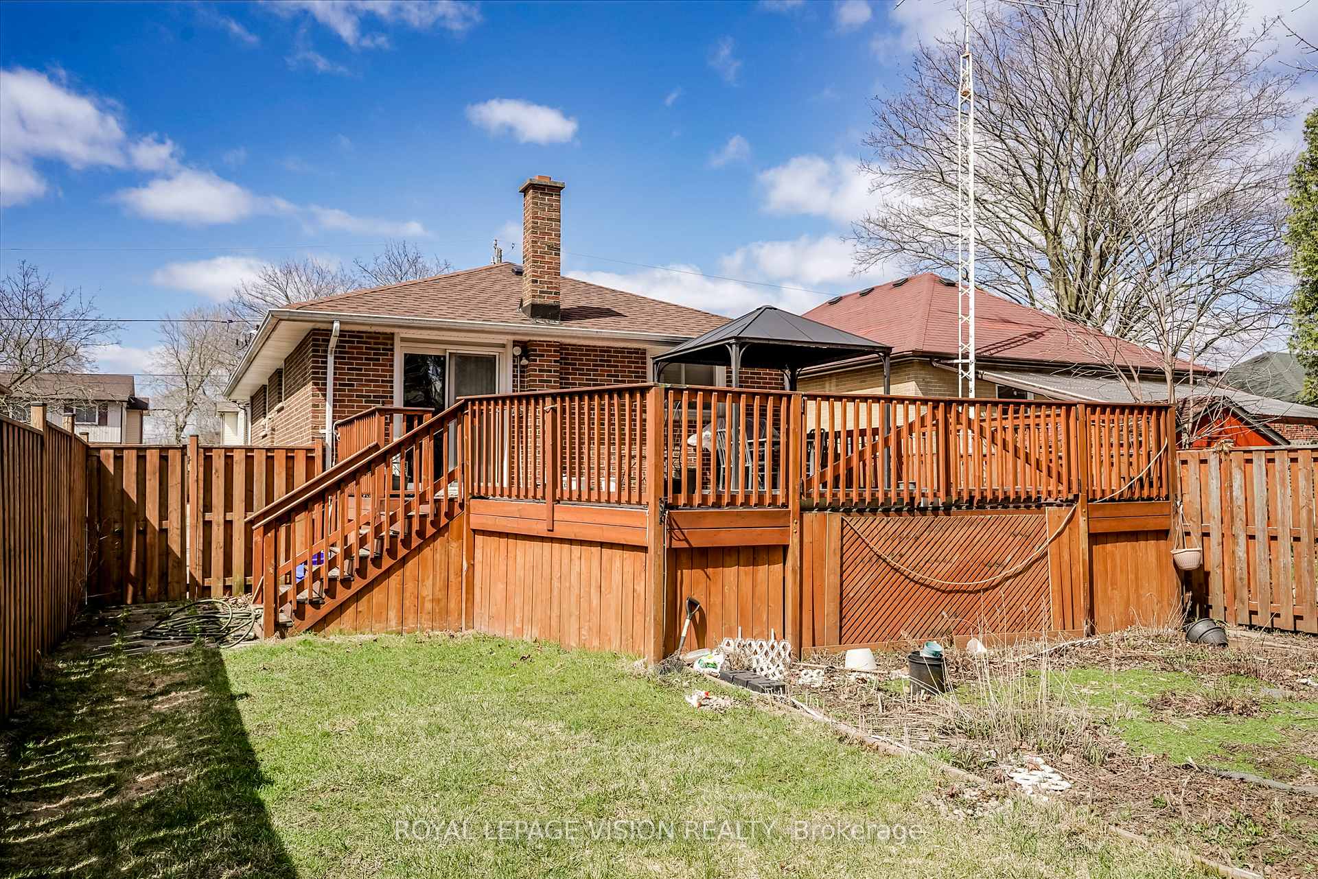 Photo 33 of 105 Luke Street, Oshawa, O'Neill — HOMEH