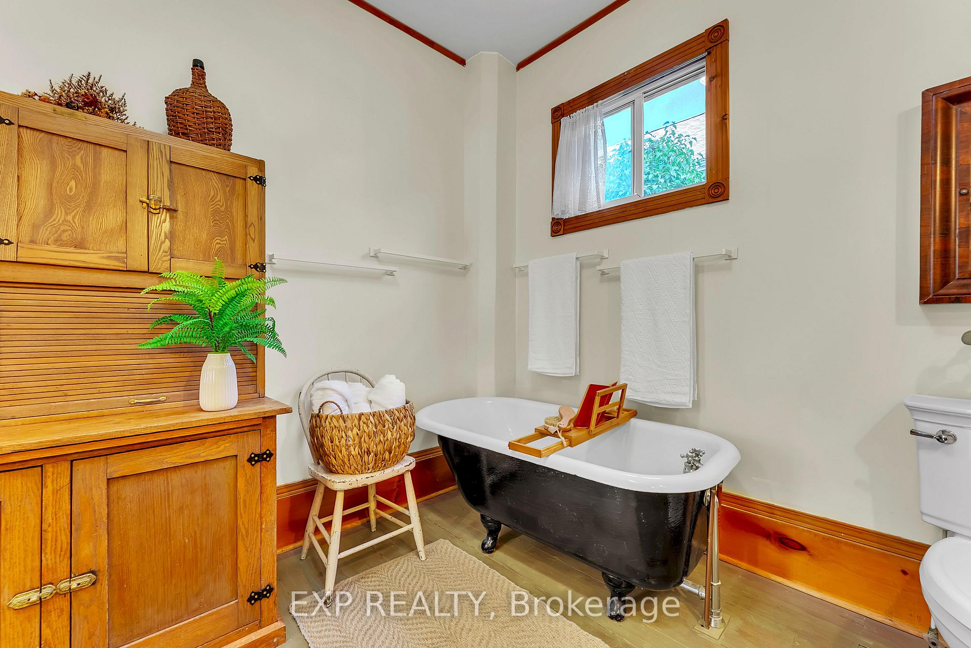Photo 12 of 301 Noxon Avenue, Prince Edward County, Wellington Ward — HOMEH