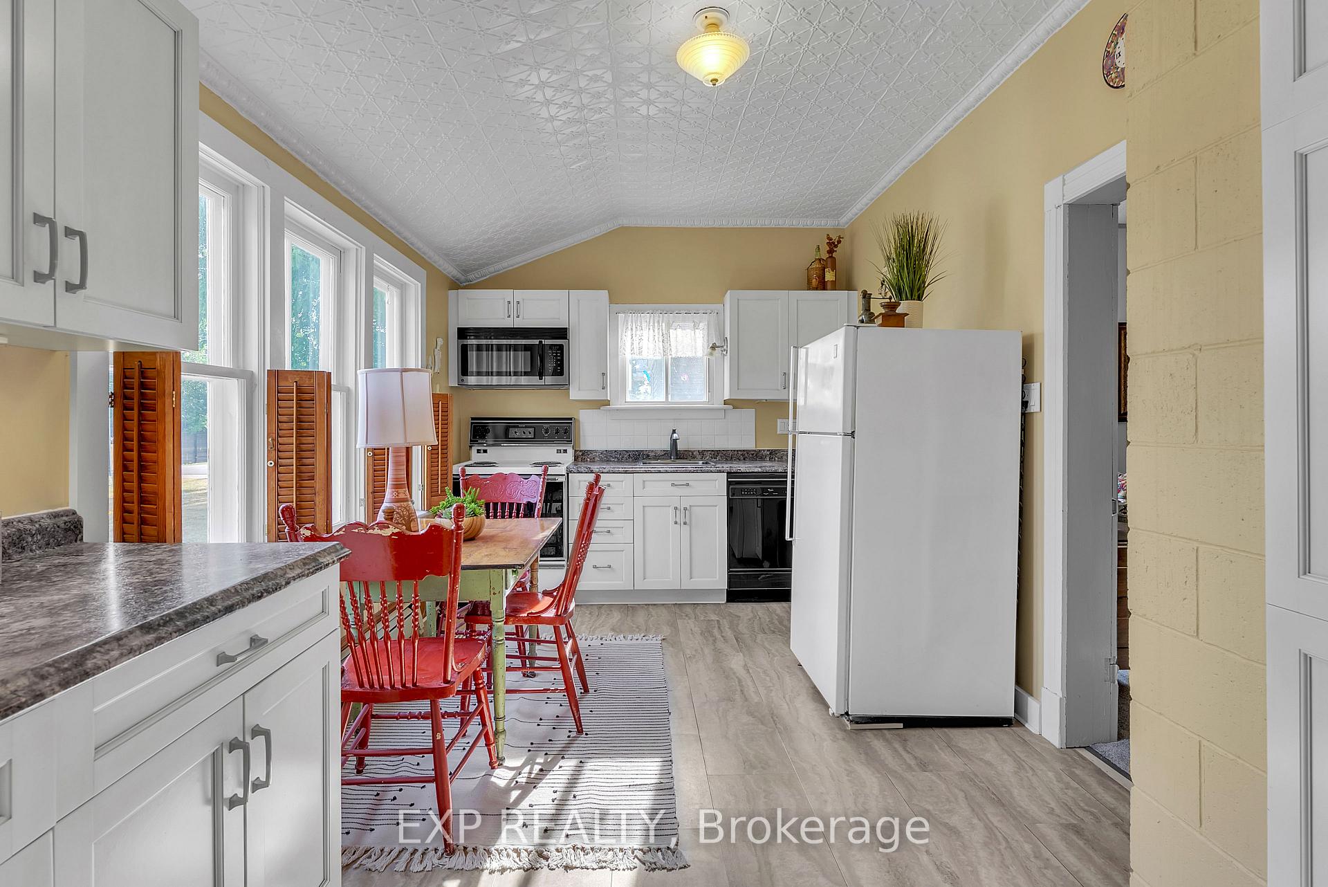 Photo 14 of 301 Noxon Avenue, Prince Edward County, Wellington Ward — HOMEH
