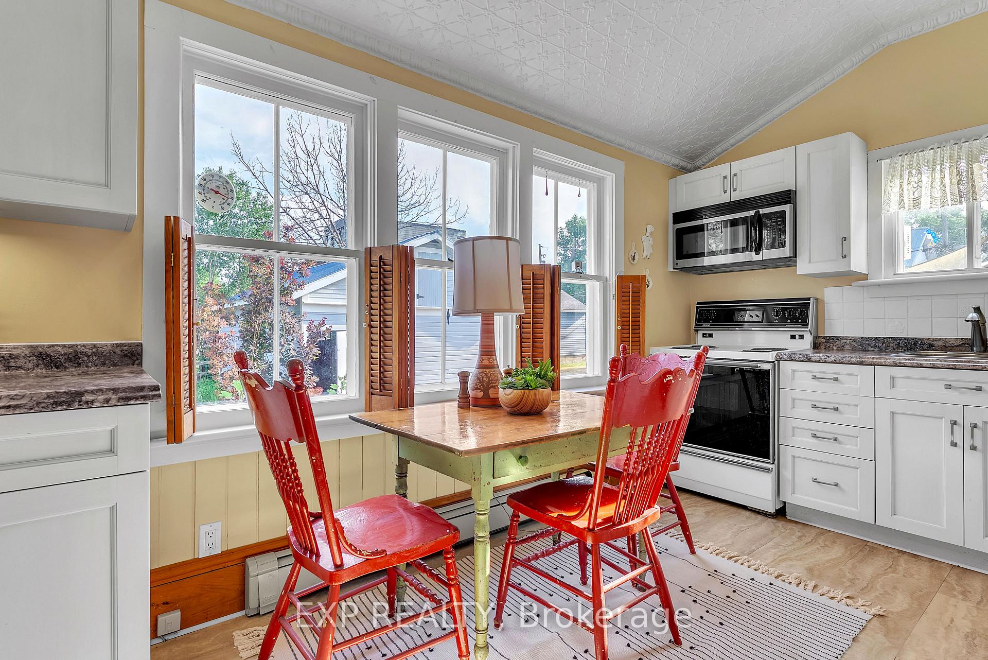 Photo 15 of 301 Noxon Avenue, Prince Edward County, Wellington Ward — HOMEH