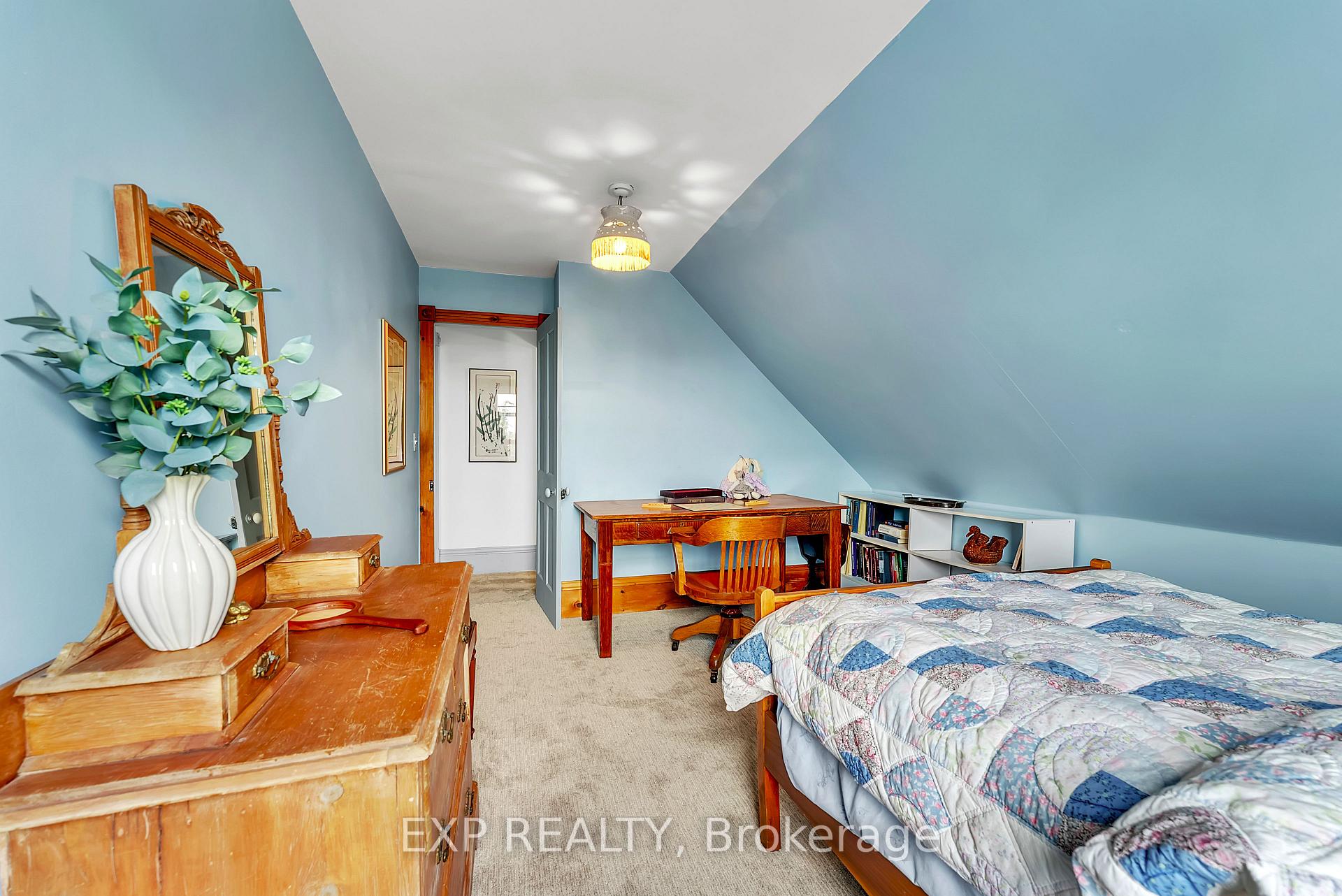 Photo 27 of 301 Noxon Avenue, Prince Edward County, Wellington Ward — HOMEH