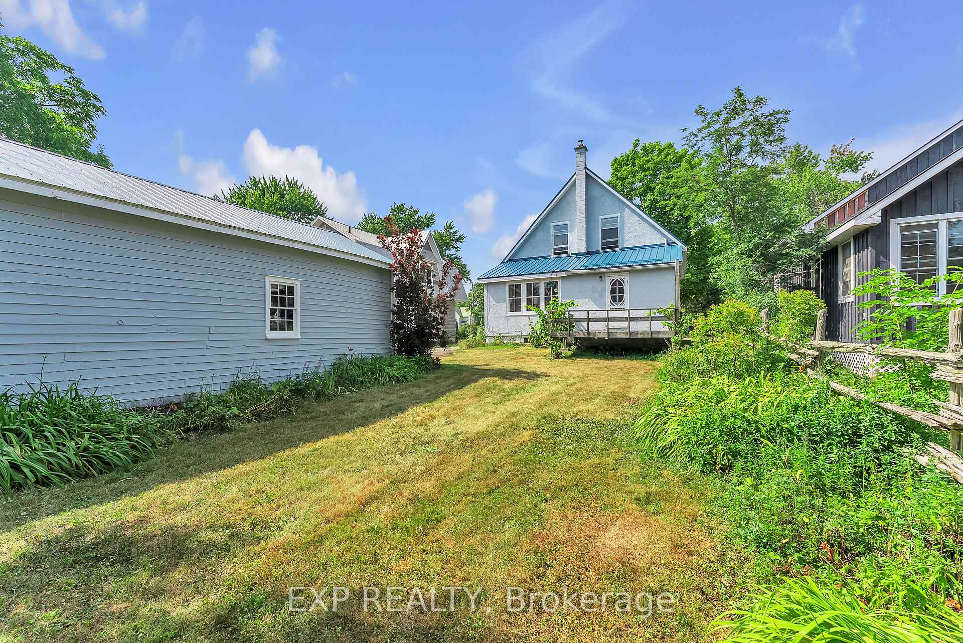 Photo 30 of 301 Noxon Avenue, Prince Edward County, Wellington Ward — HOMEH