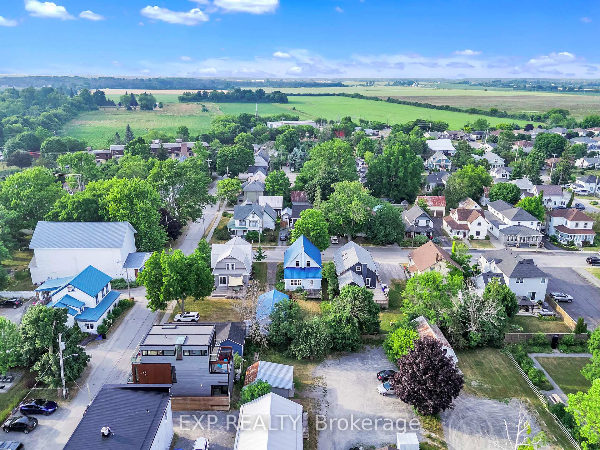 Photo 37 of 301 Noxon Avenue, Prince Edward County, Wellington Ward — HOMEH