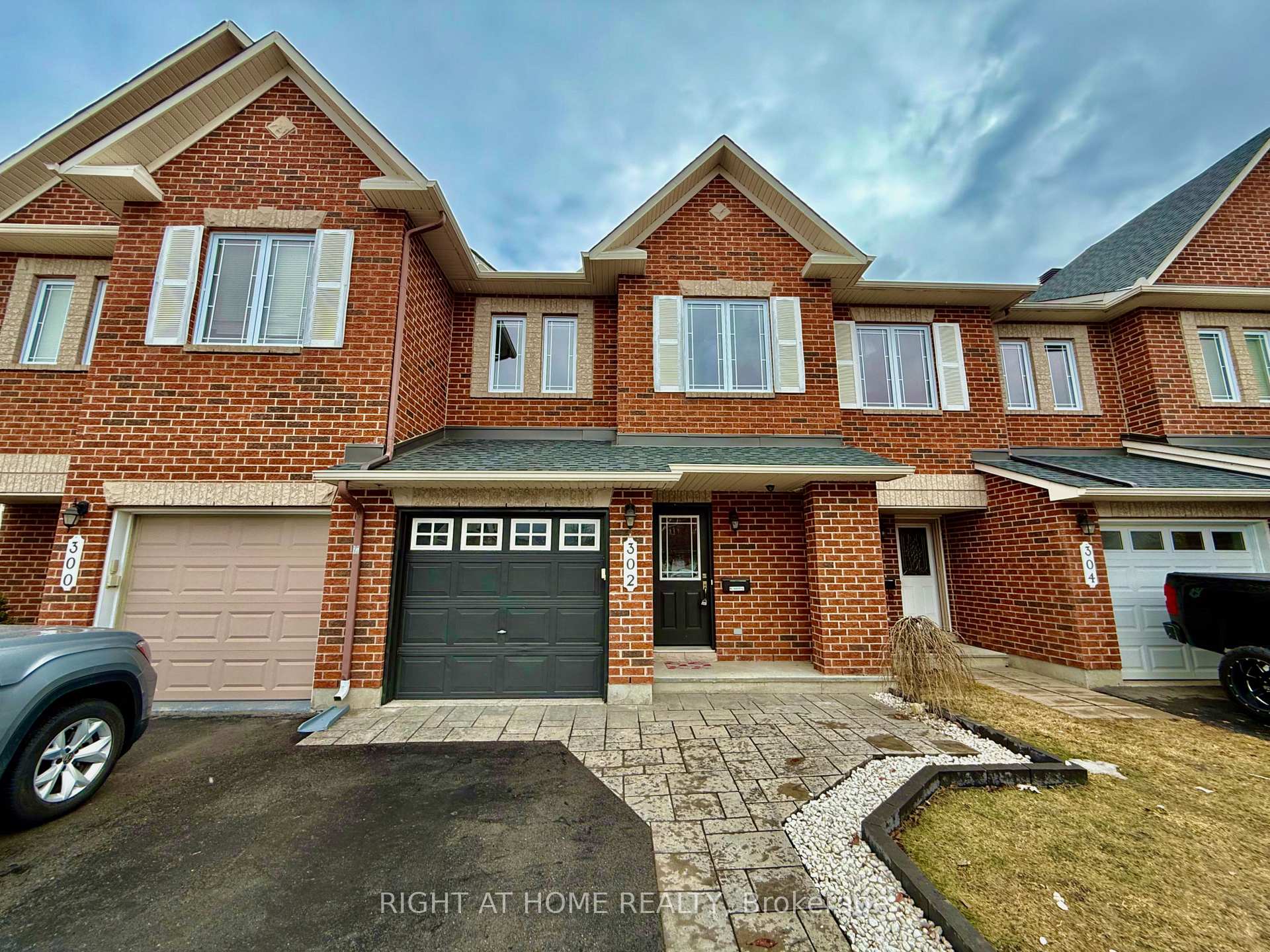 Photo 1 of 302 Vienna Terrace, Ottawa, Avalon East — HOMEH
