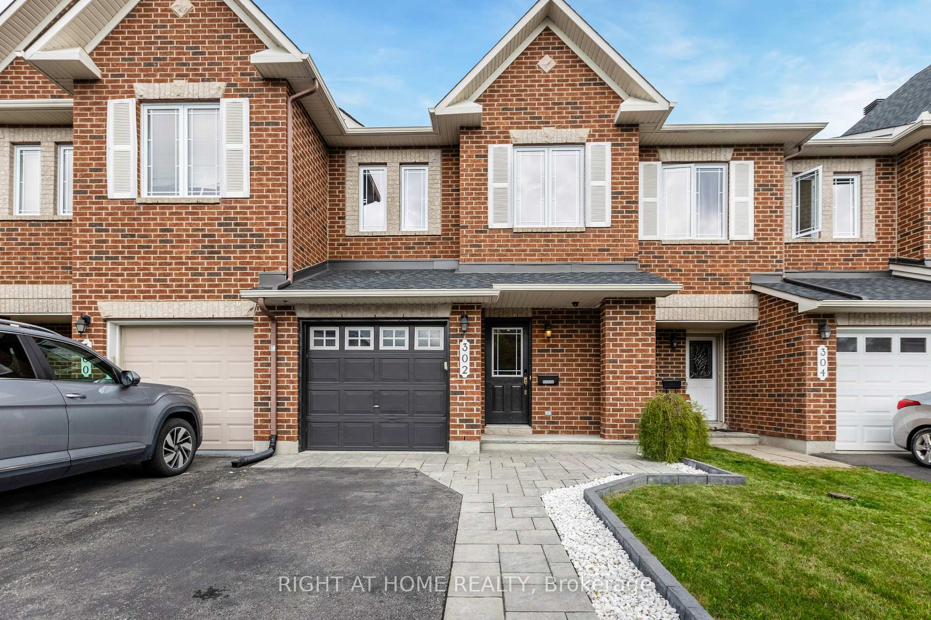 Photo 2 of 302 Vienna Terrace, Ottawa, Avalon East — HOMEH