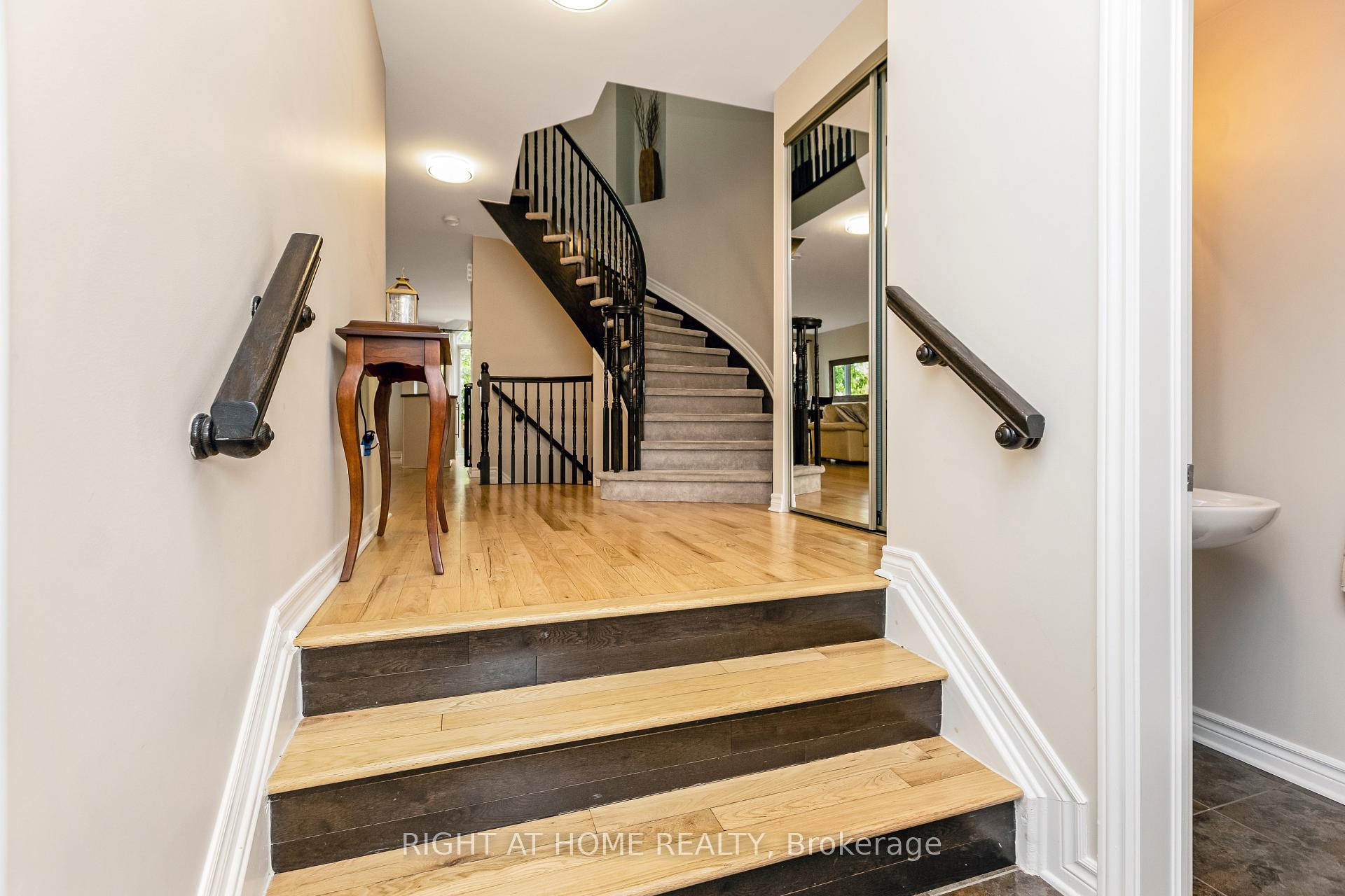 Photo 3 of 302 Vienna Terrace, Ottawa, Avalon East — HOMEH