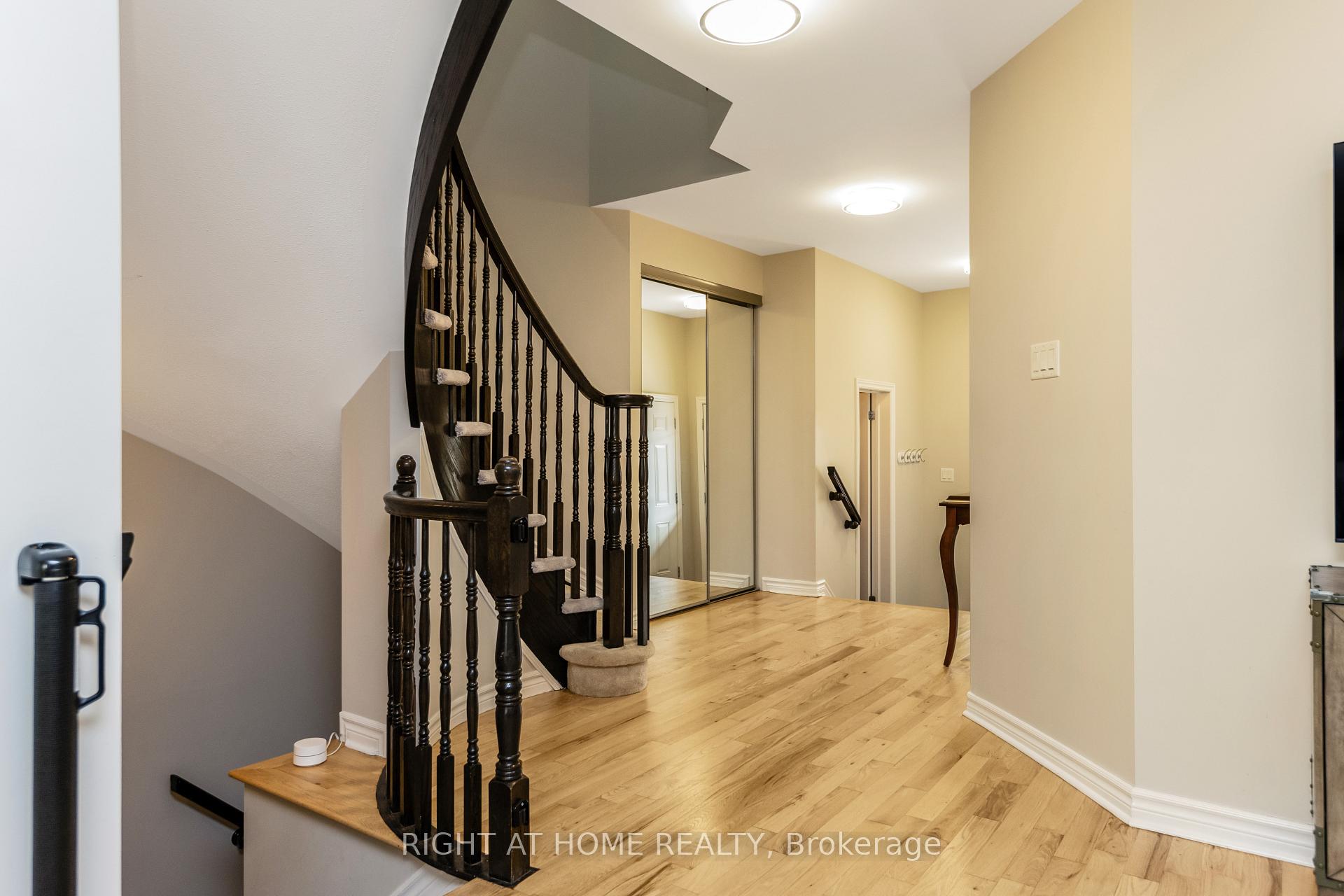 Photo 4 of 302 Vienna Terrace, Ottawa, Avalon East — HOMEH