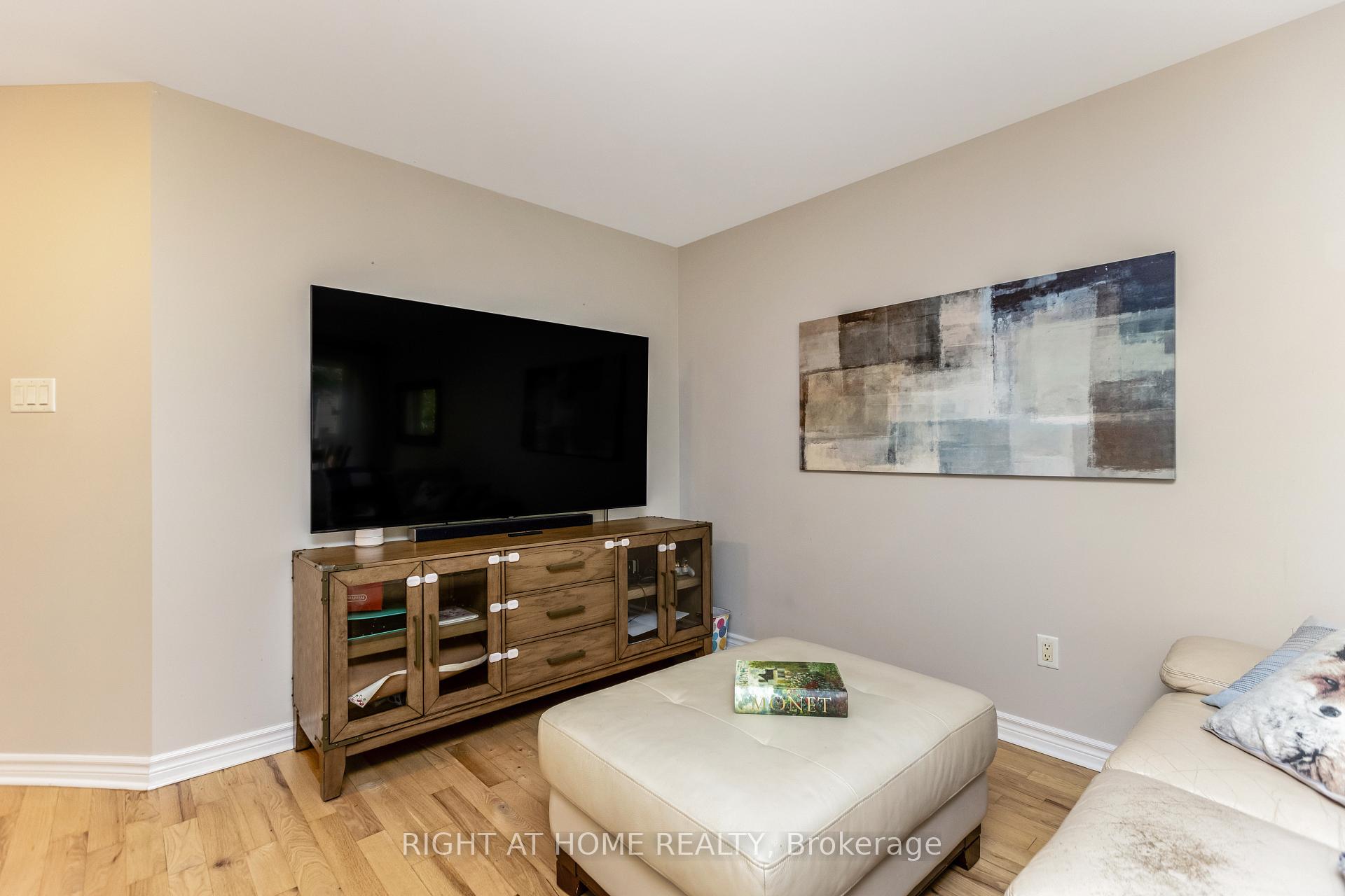 Photo 6 of 302 Vienna Terrace, Ottawa, Avalon East — HOMEH