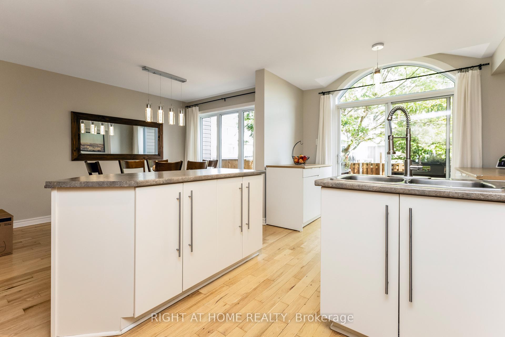Photo 9 of 302 Vienna Terrace, Ottawa, Avalon East — HOMEH
